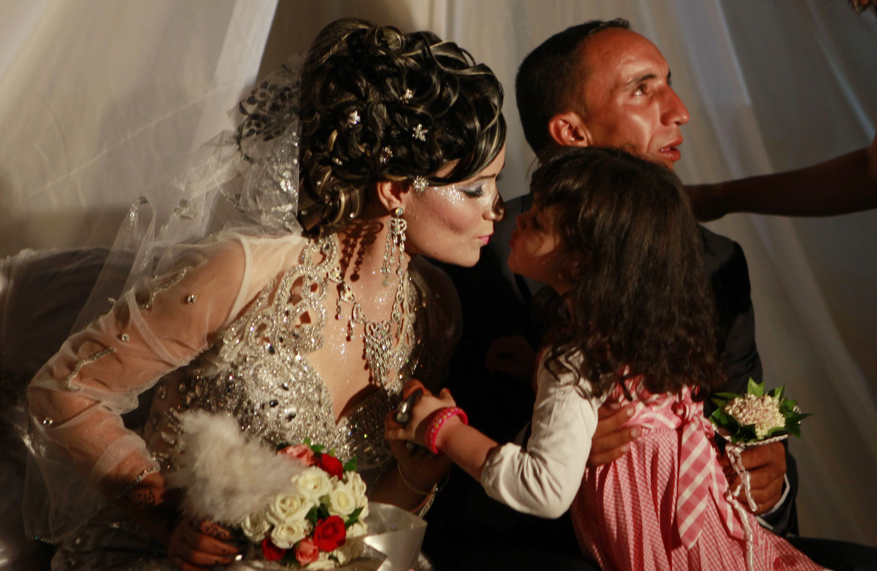 في تونس لن يدفع العريس مهور الزواج ولن تغير العروس اسم عائلتها