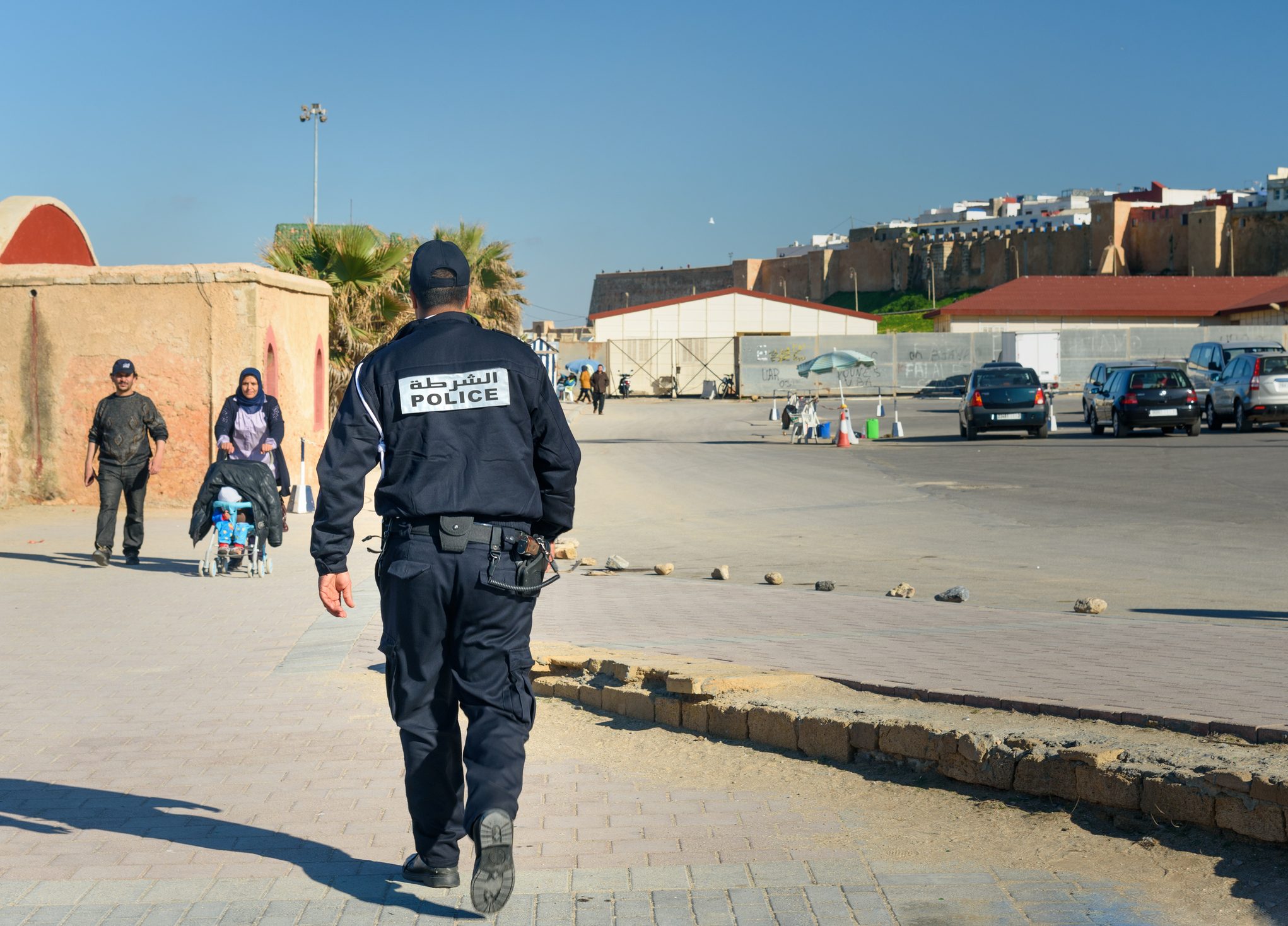 عائدون إلى المملكة.. أجانب متزوجون مغربيات ينتظرون تطبيق معايير “أكثر مرونة”