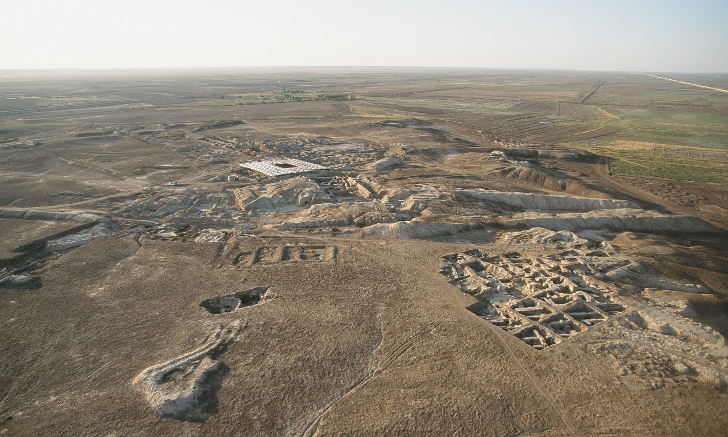 ما تبقى لنا من مملكة ماري.. المعارك مع “داعش” دمرت القصر الشهير ونقلت آثاره إلى السوق السوداء