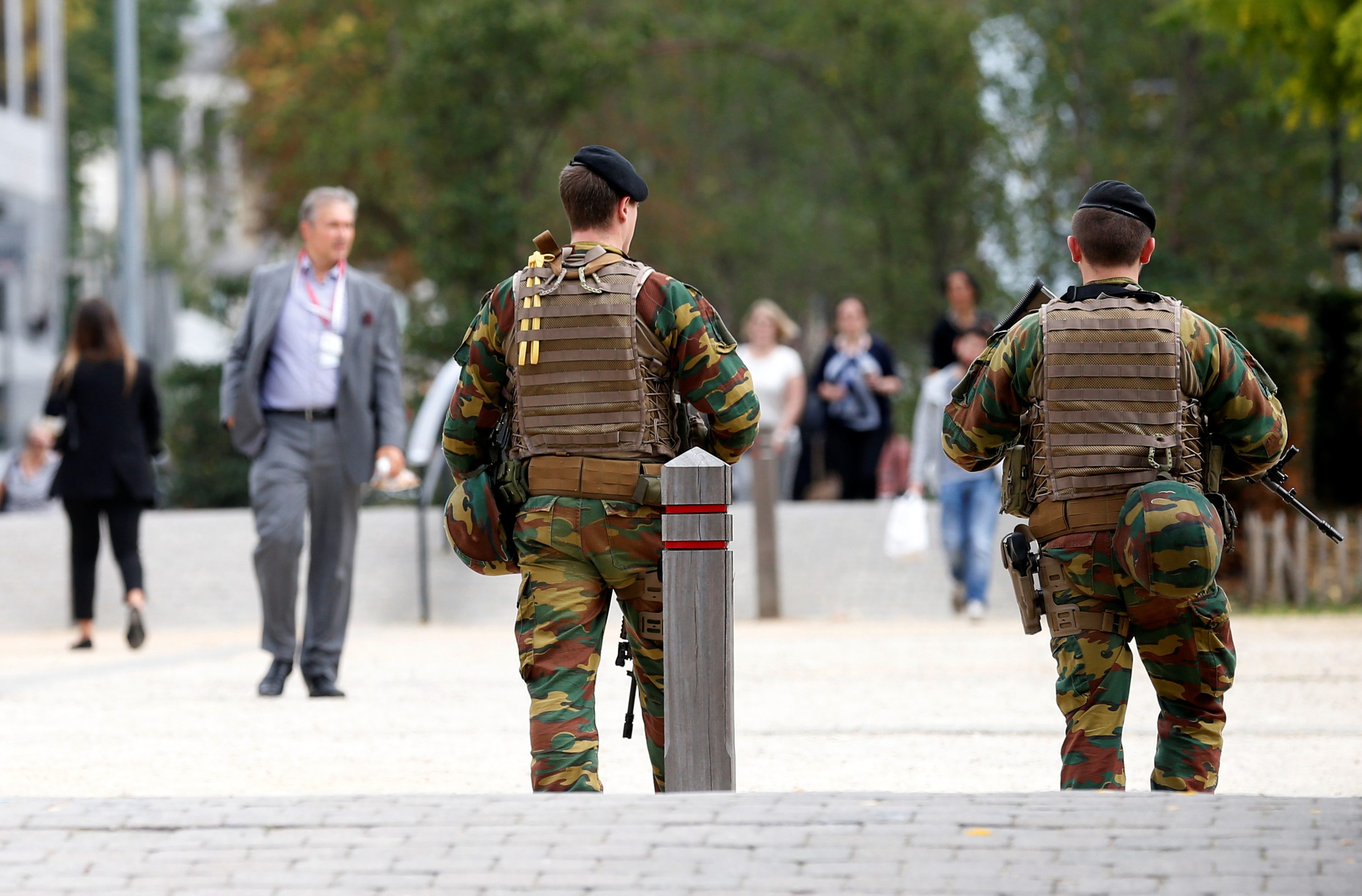 نريد جنوداً لا أكثر.. بلجيكا تستجدي شبابها: انضموا إلى الجيش.. وناموا في منازلكم!