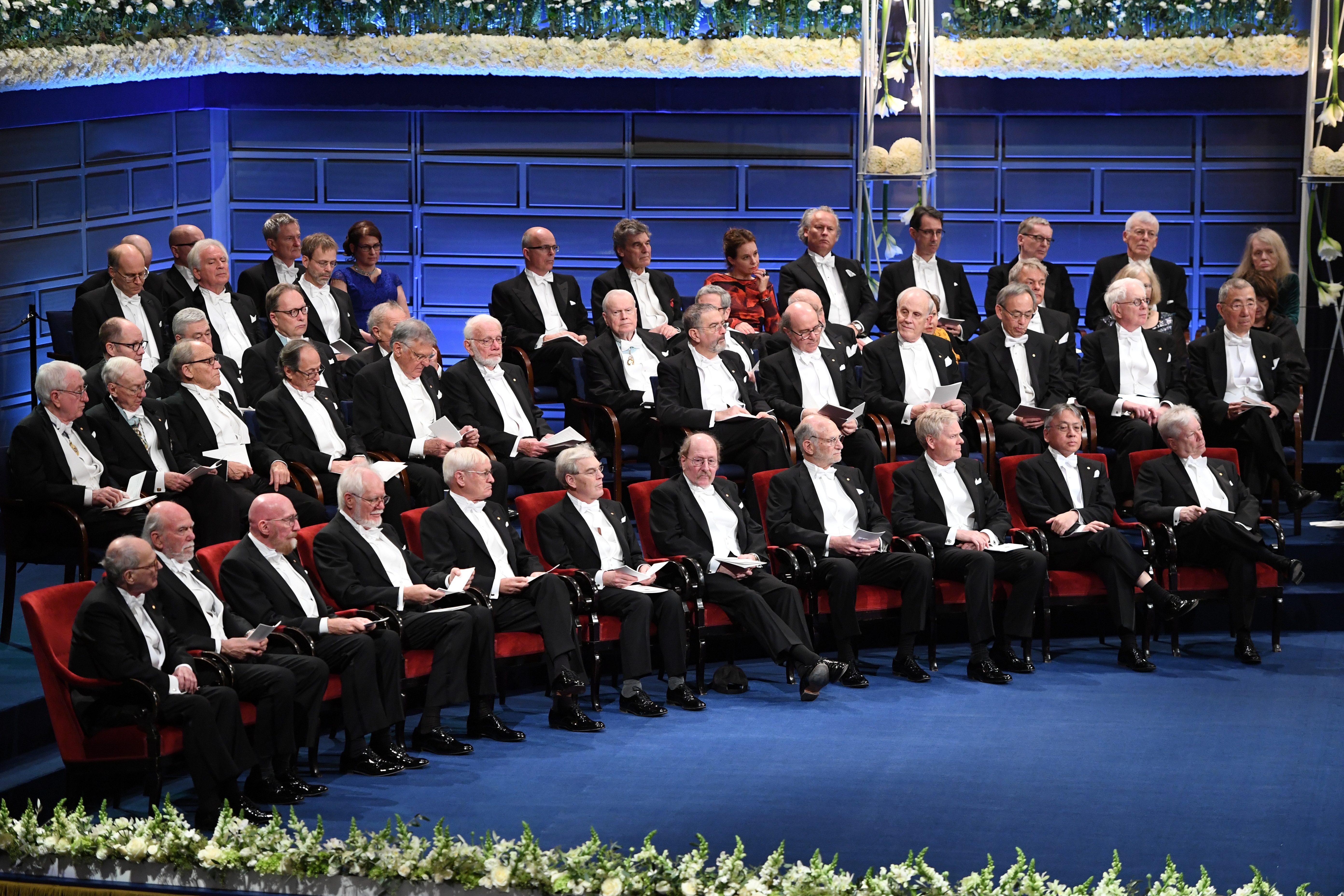 زلزال يضرب جائزة “نوبل” بسبب التحرش: استقالات وانقسامات داخل الأكاديمية العريقة