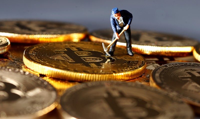 تنصيف مكافآت تعدين البتكوين