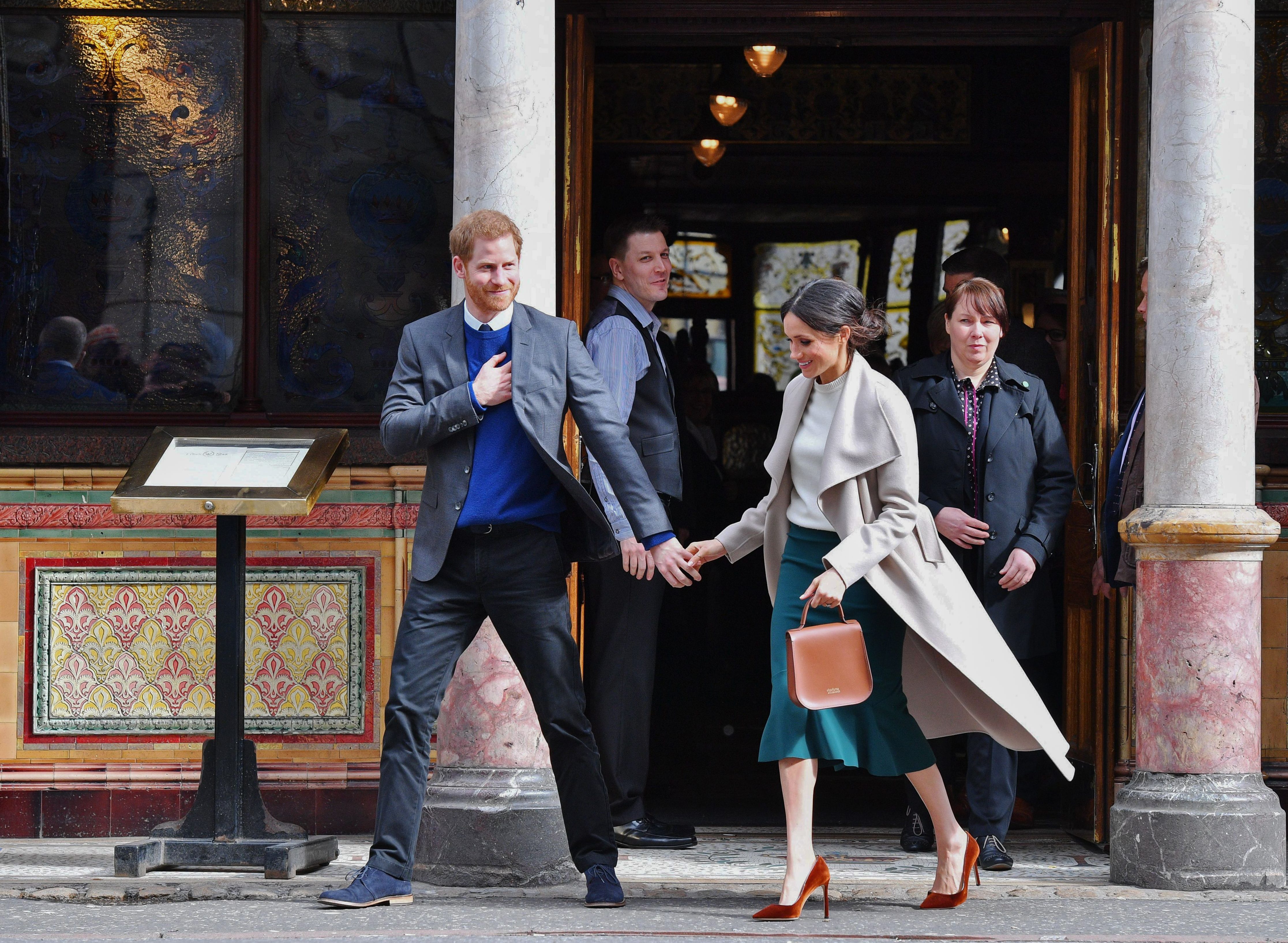 لا ترامب ولا أوباما ولا أي زعيم بالعالم سيحضر زفاف هاري وماركل.. العروسان كسرا التقاليد وقائمة المدعوين غير مسبوقة