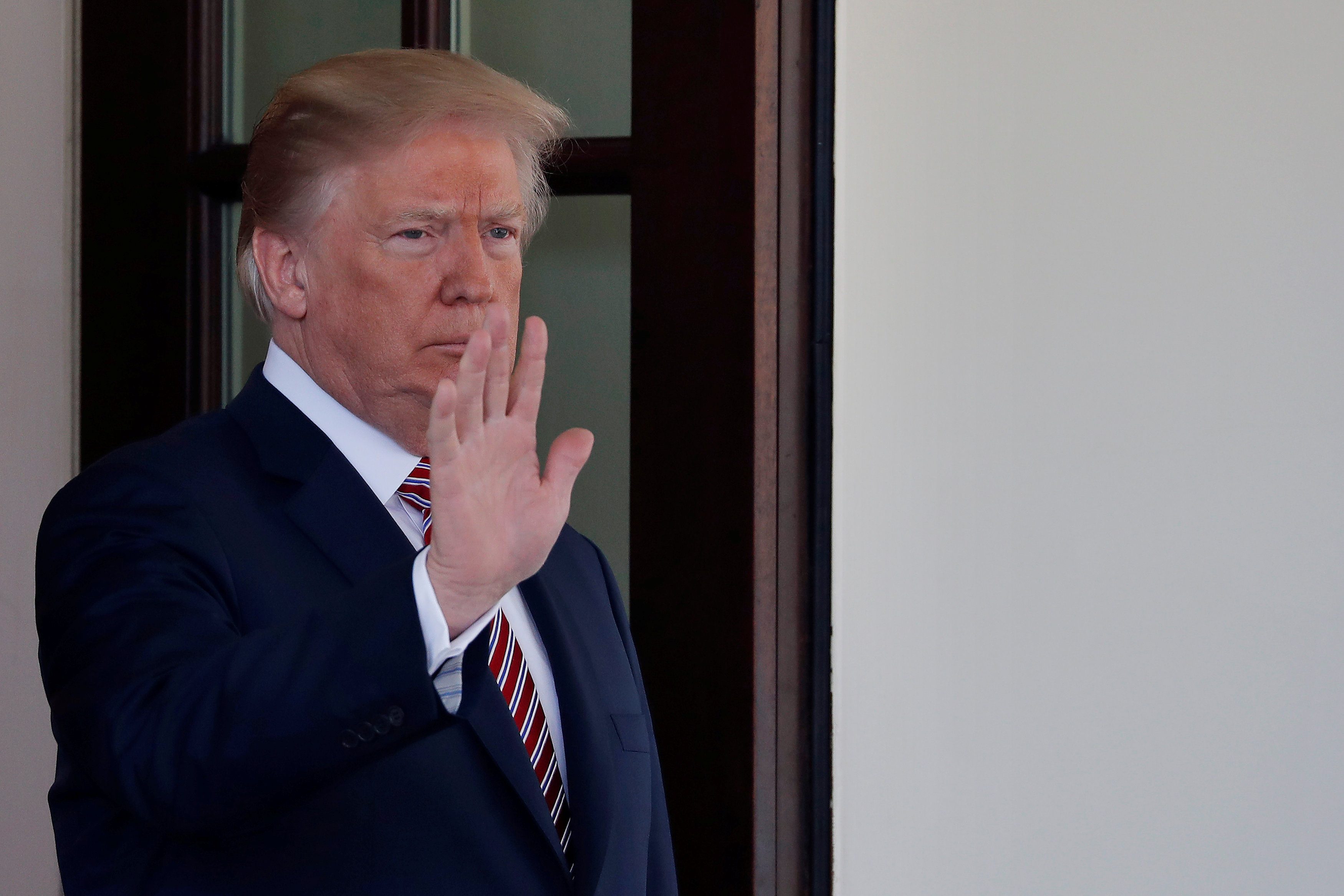 دقت ساعة الصفر.. دوي انفجارات في دمشق.. وأميركا وبريطانيا وفرنسا تعلن أنها أمرت بتنفيذ ضربات دقيقة