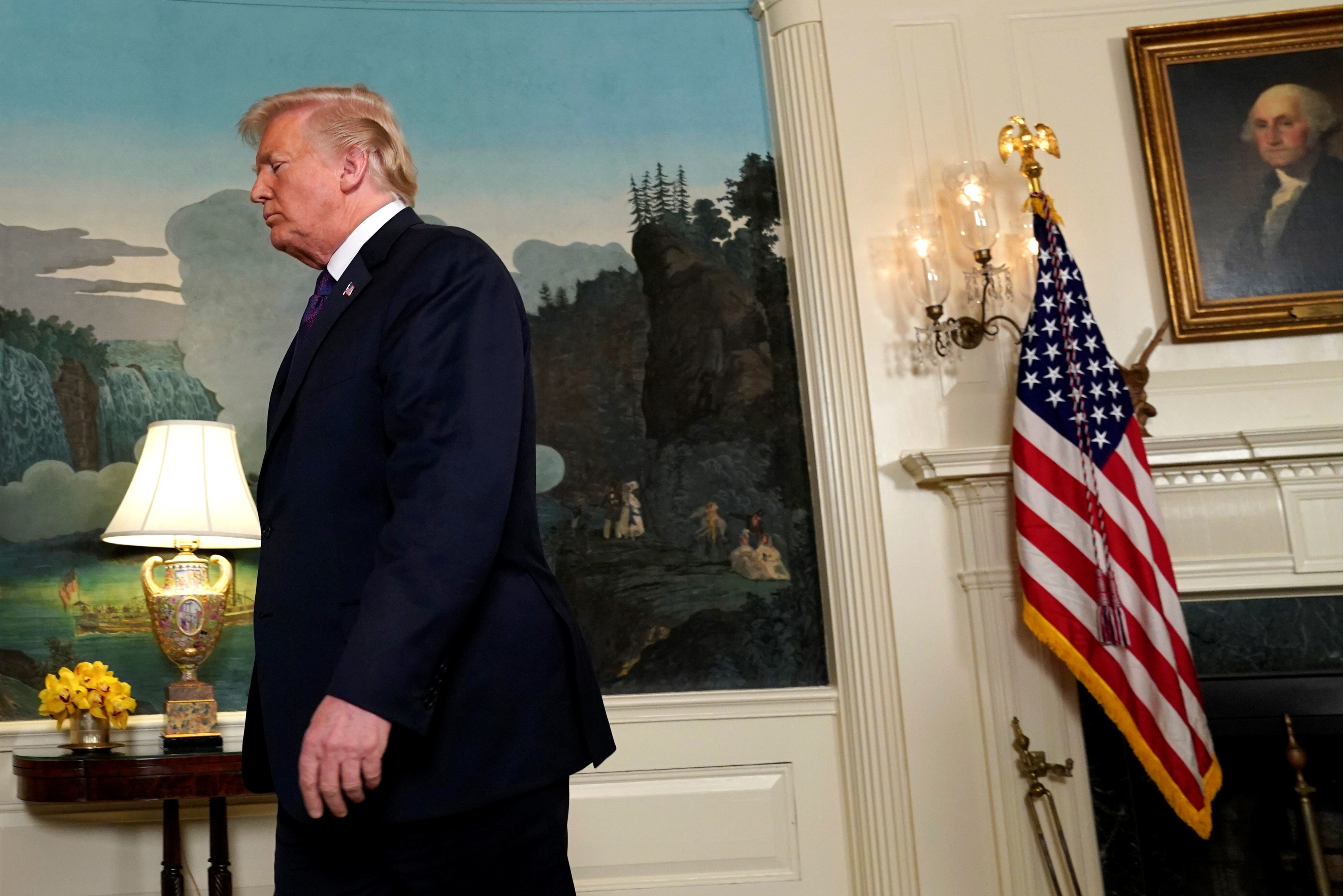 رسم ترمب خطة ضرب سوريا ثم أعادها، وعدّل فيها، ونقّحها، ثم حذف معظم بنودها واكتفى بـ3 أهداف فقط.. كي لا يُغضب بوتين