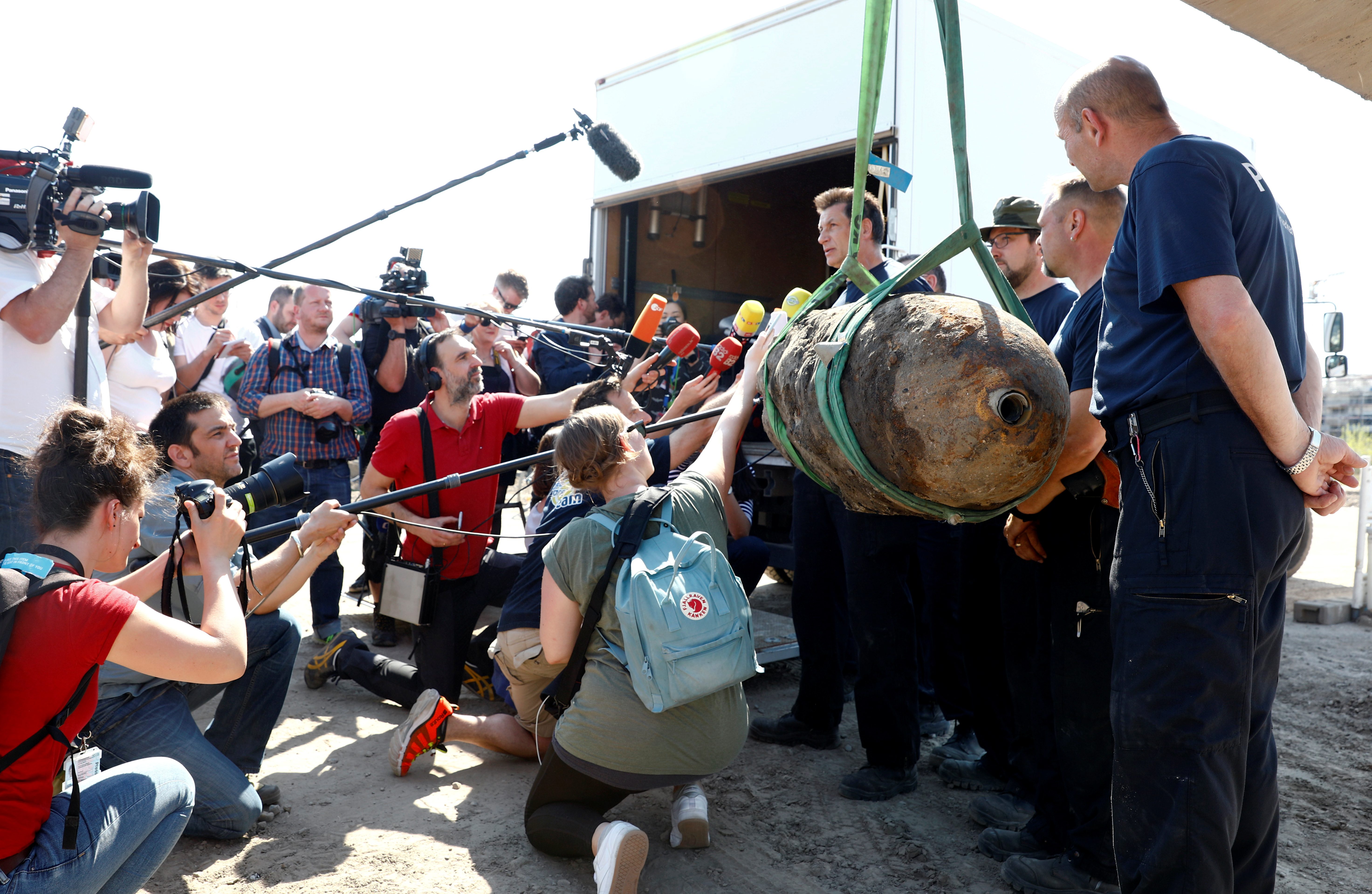 إذا اعتقدت أن آثار الحرب العالمية الثانية انتهت، مهلاً فالألمان يخبرونك عكس ذلك.. ينامون على قنابل لم تنفجر بعد