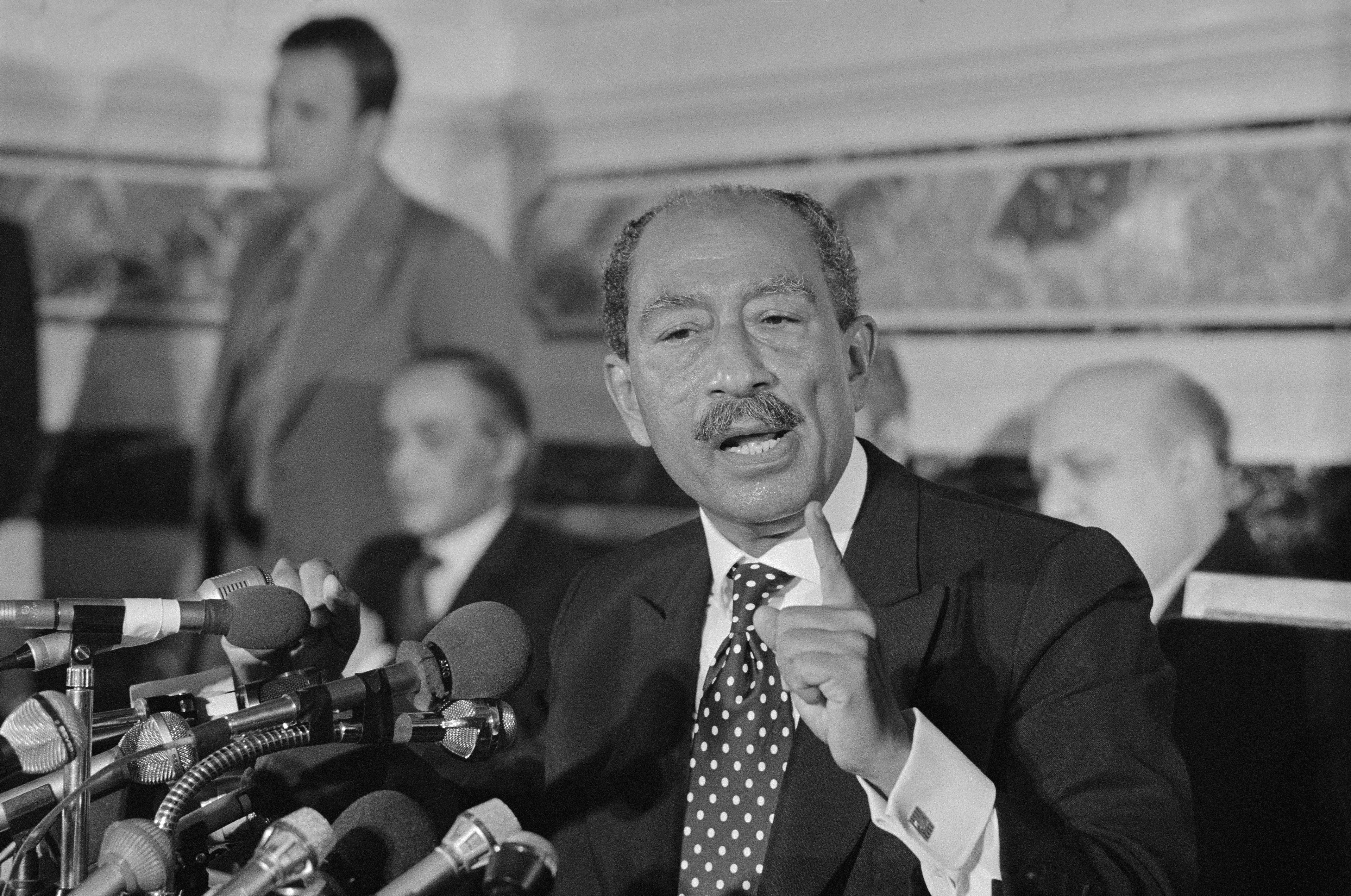 أنور السادات كان قريبًا من السوفييت الذين دعموه إلى حد بعيد