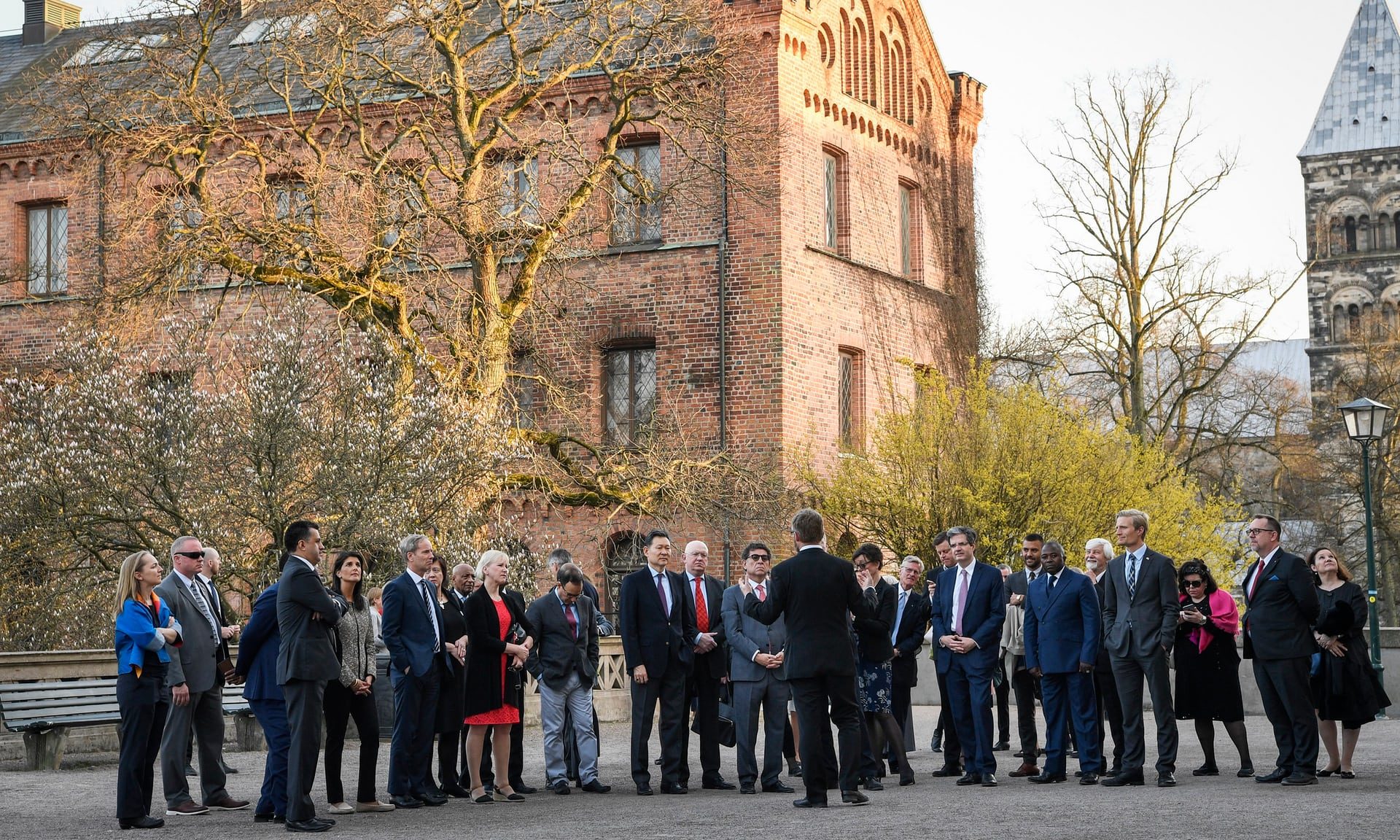 مزرعة سويدية نائية تستضيف جلسة عصف ذهني لأعضاء مجلس الأمن.. طريق السلام في سوريا قد يبدأ من قرية “هامرشولد”