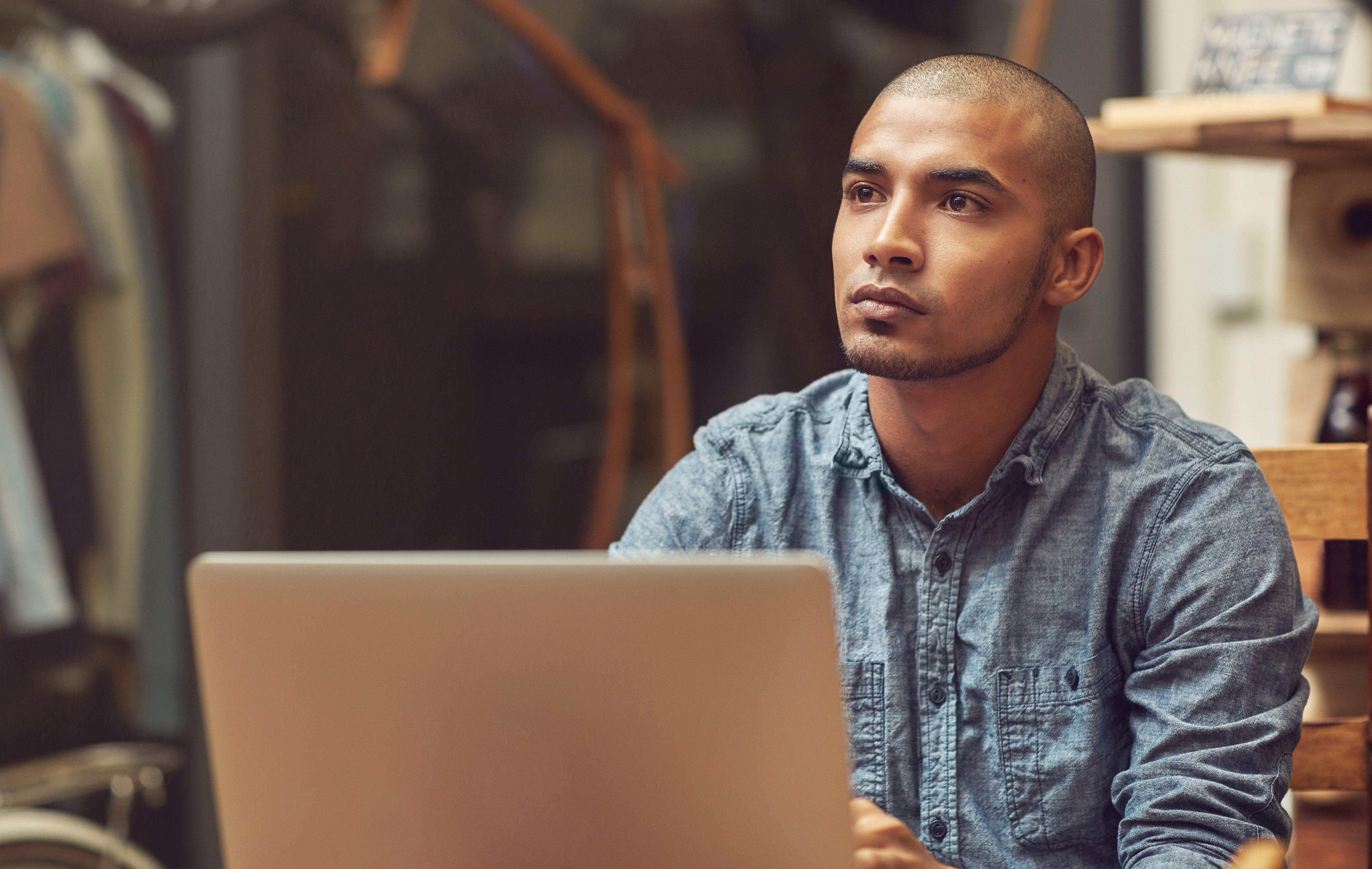 بعد التخرج هل أدرس الماجستير أم أعمل لفترة ثم أدرس؟.. 6 نقاط تُجيبك عن هذا السؤال