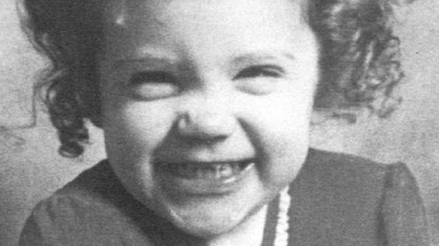 اختفت وعمرها سنتان، الشرطة وزّعت صورة تقريبية لها بعمر 38 سنة.. حكاية طفلة بدأ 100 جندي ومحاربون قدامى الحفر عند ضفة نهر بألمانيا لإيجادها