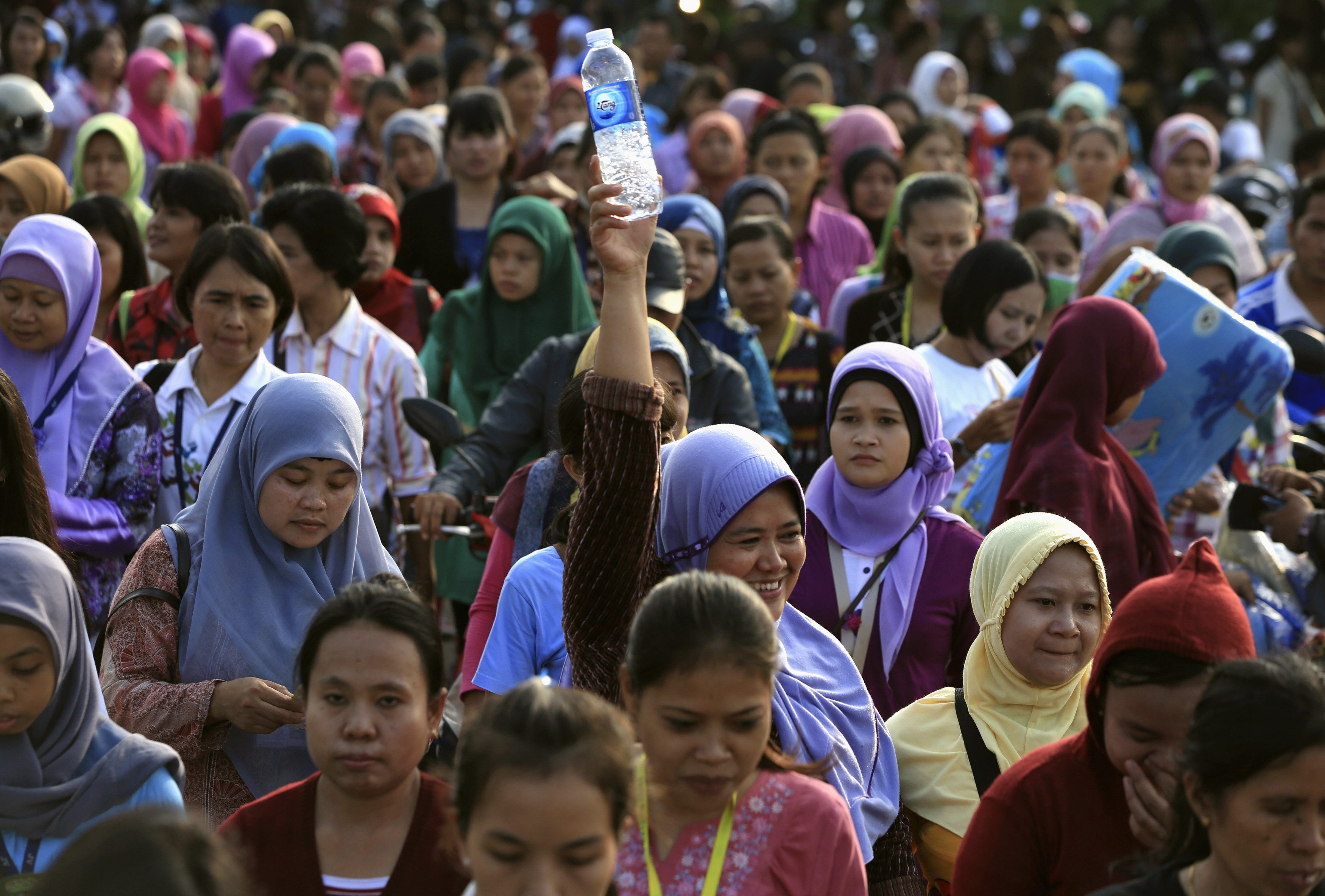 في إندونيسيا معركة كبرى حول خانة الديانة مع أن 90٪ منهم مسلمون