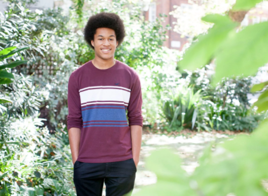 رنّ هاتفه فإذا بها مكالمة من ميغان ماركل.. العازف الصغير: كيف أرفض طلب العروس الملكية، لا أستطيع الانتظار!