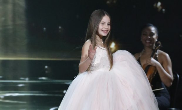 أذهلت الأميركان بصوتها “الملائكي”..  نجمة Arabs Got Talent الأردنية ضيفة ستيف هارفي