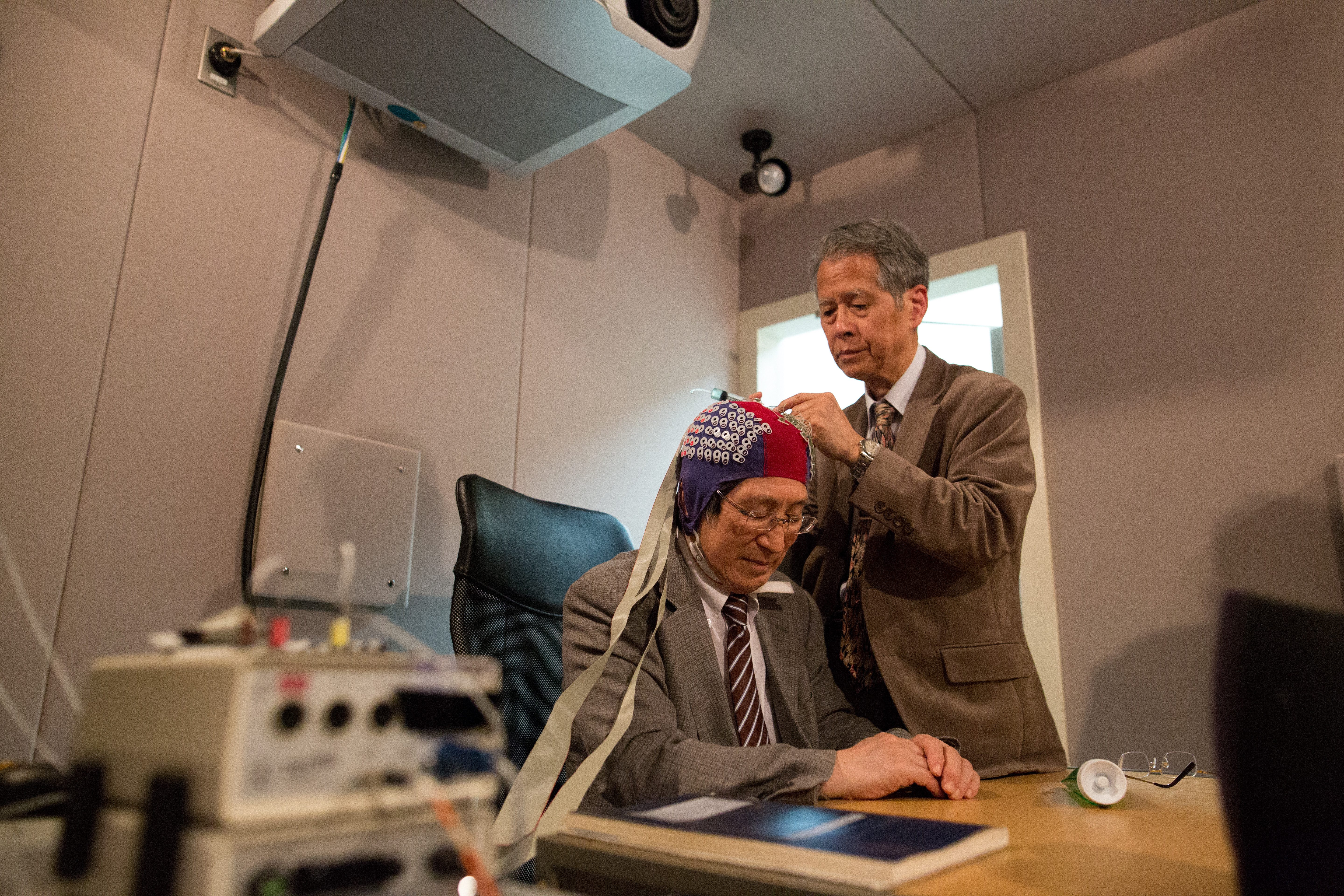 جهاز جديد يقرأ أفكارك بدقة تبلغ 90%.. قُل وداعاً للخصوصية!