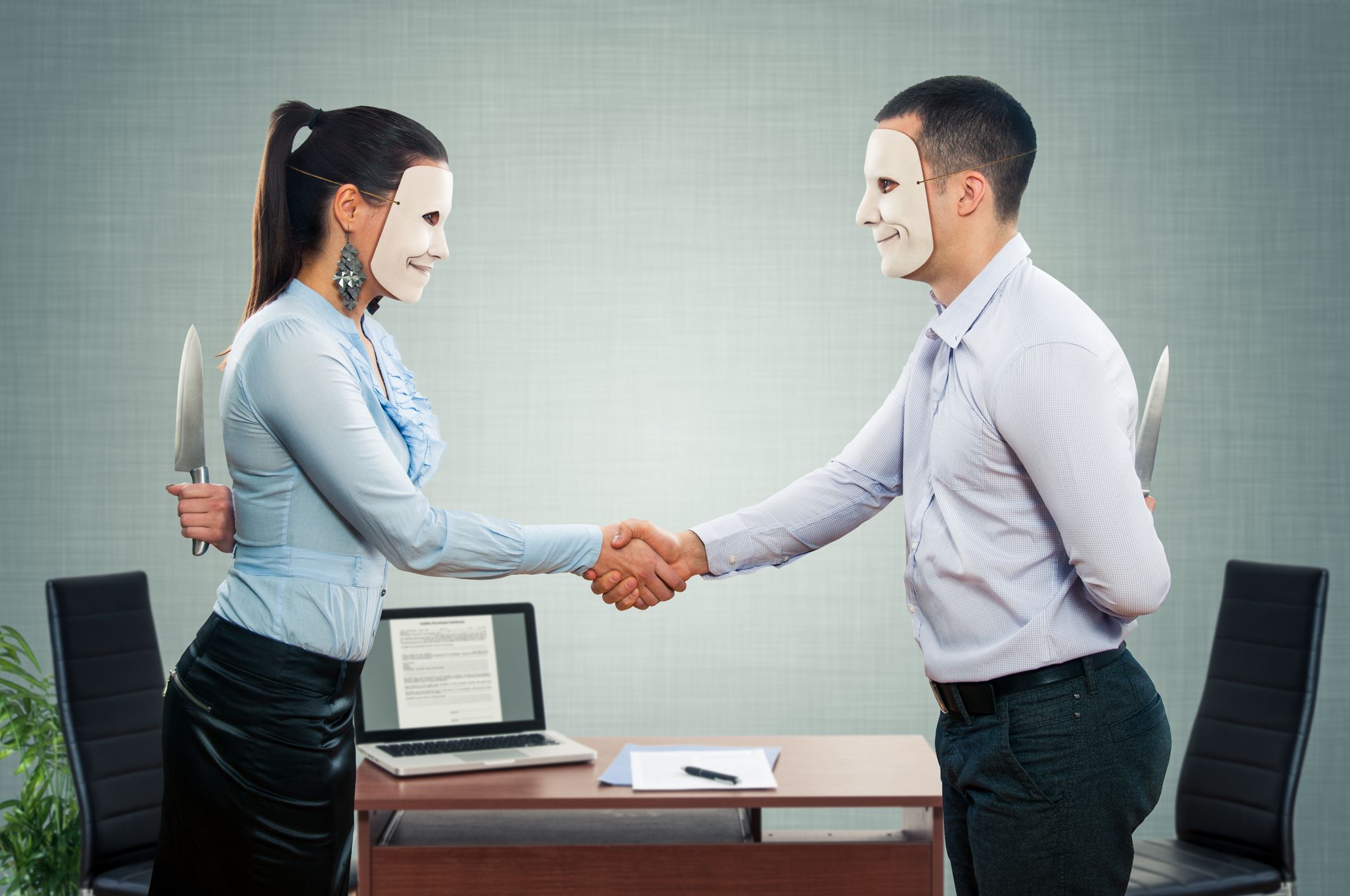 أنا أُنافِق.. إذاً أنا موجود