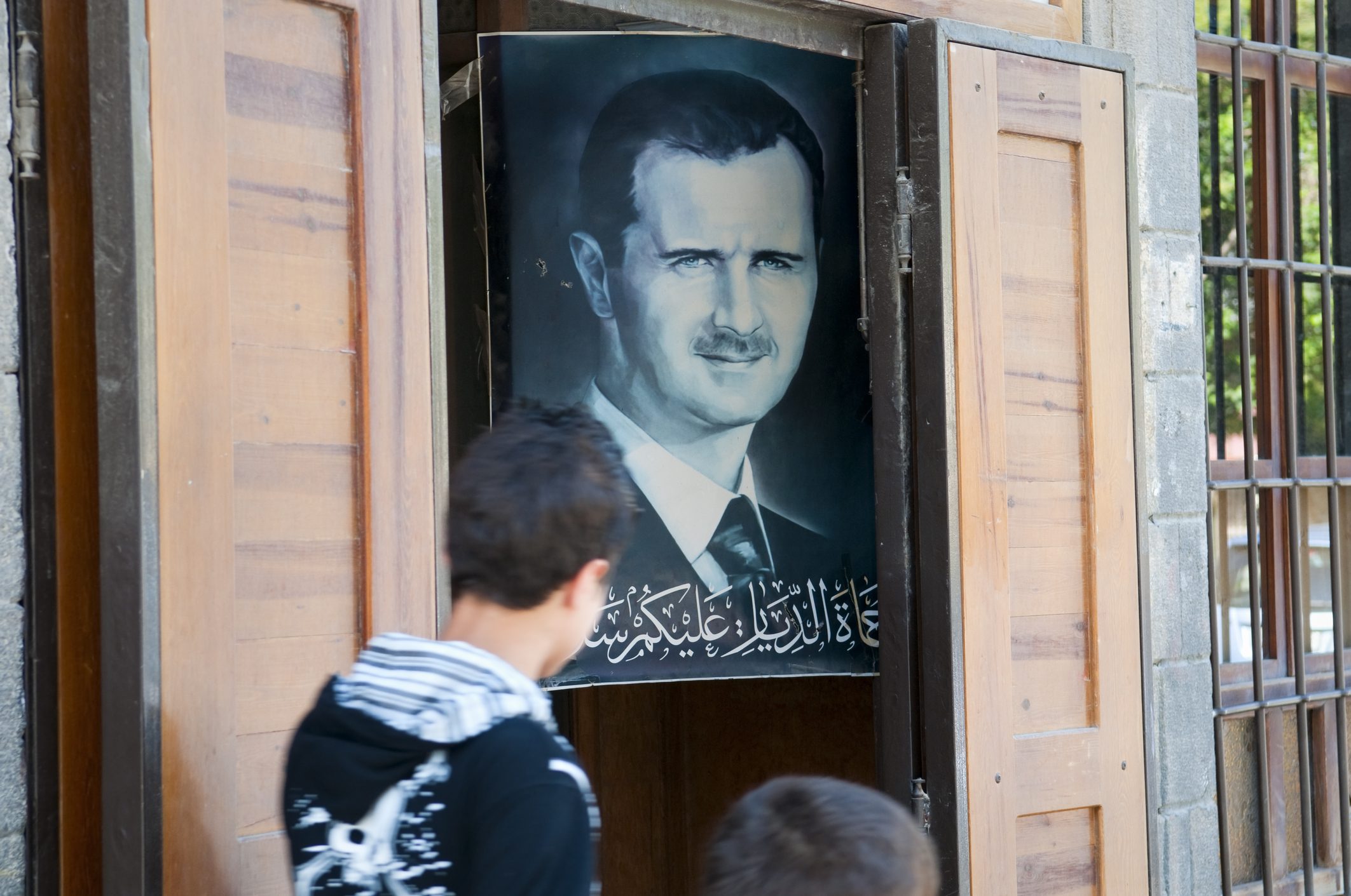 كيف يسعى بشار الأسد إلى مكافأة أنصاره؟ هذه المليارات من الدولارات تحمل الإجابة