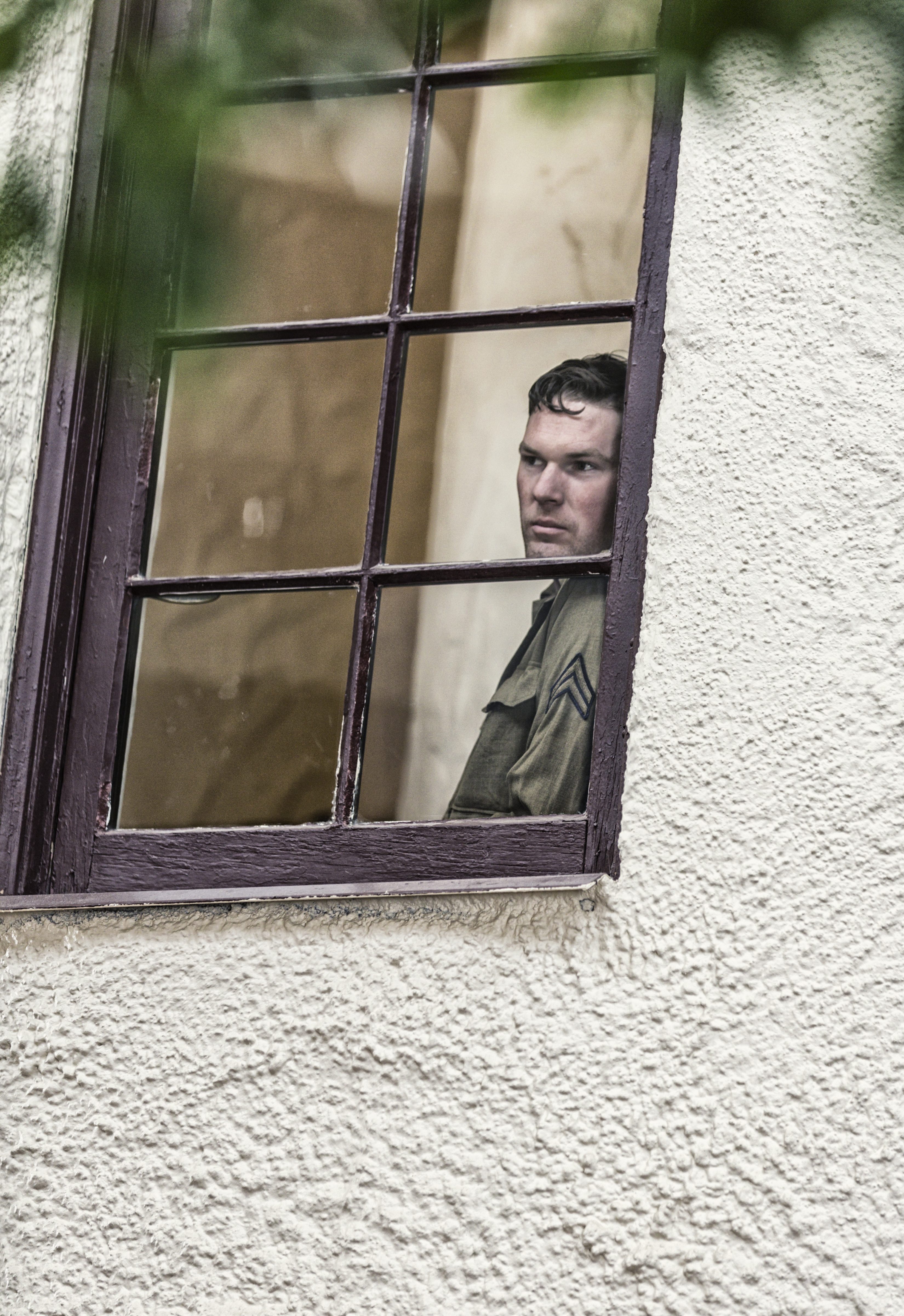 كبرتُ وما زلتُ أشعر بالرعب حتى الآن.. في ذكرى الغارة الأميركية التي سقطت على منزلنا