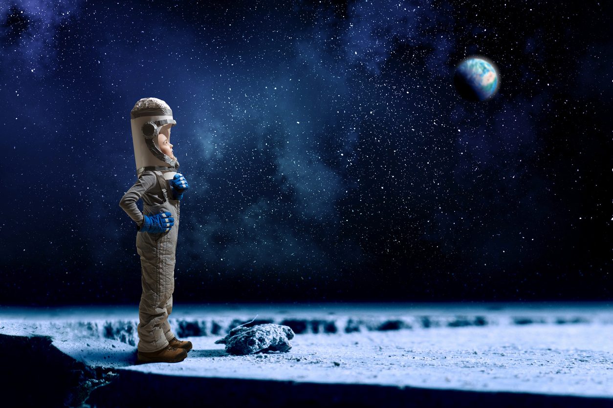 هل سيكون هناك مباريات رياضية في الفضاء؟ رائد فضاء ولاعب كرة يجيب: نعم، وحدث بالفعل!