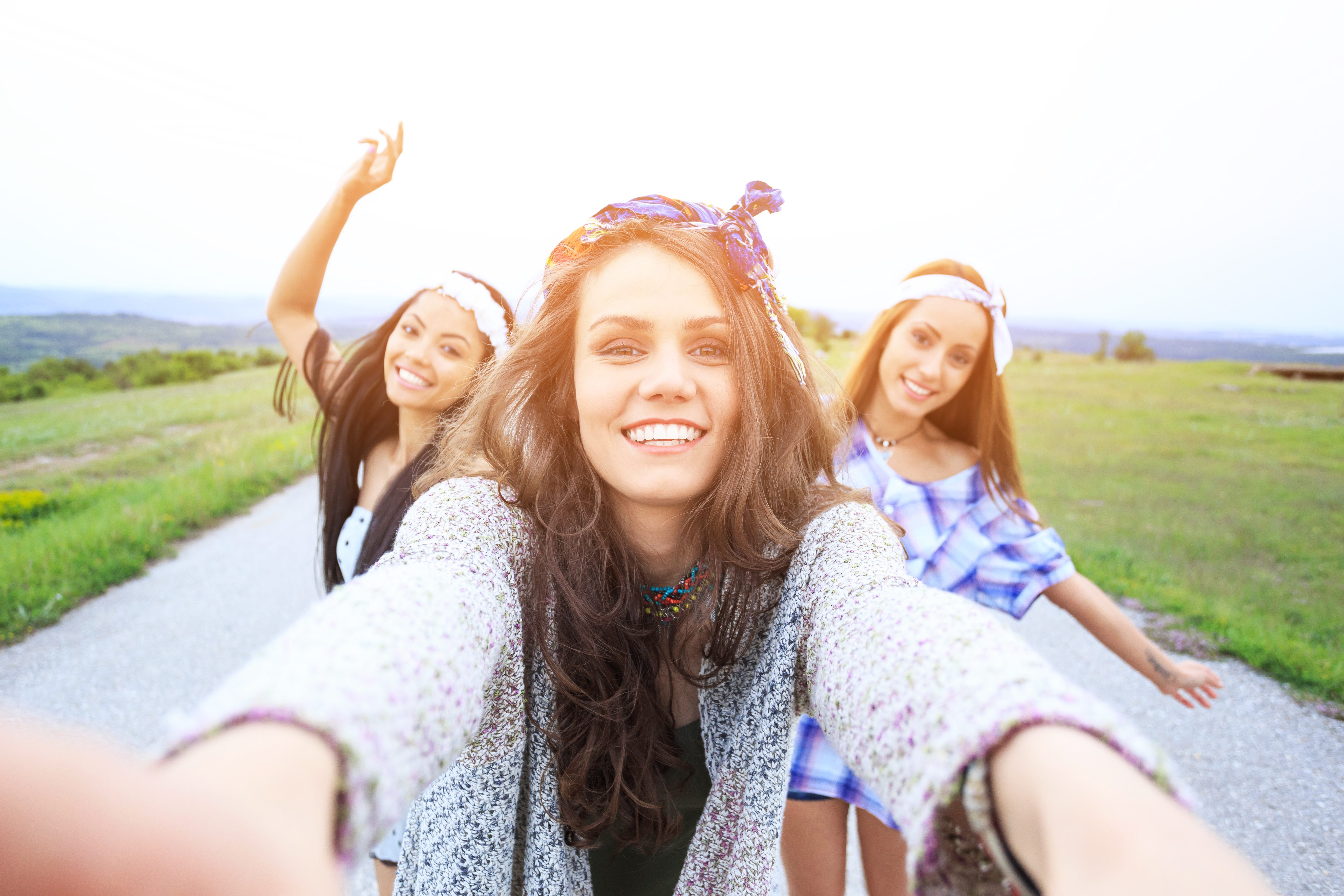 الشقراء أكثر جرأةً، وذات الشفاه المكتنزة لا تتخلى عن حبها.. عندما يتحدث جسم المرأة عن شخصيتها