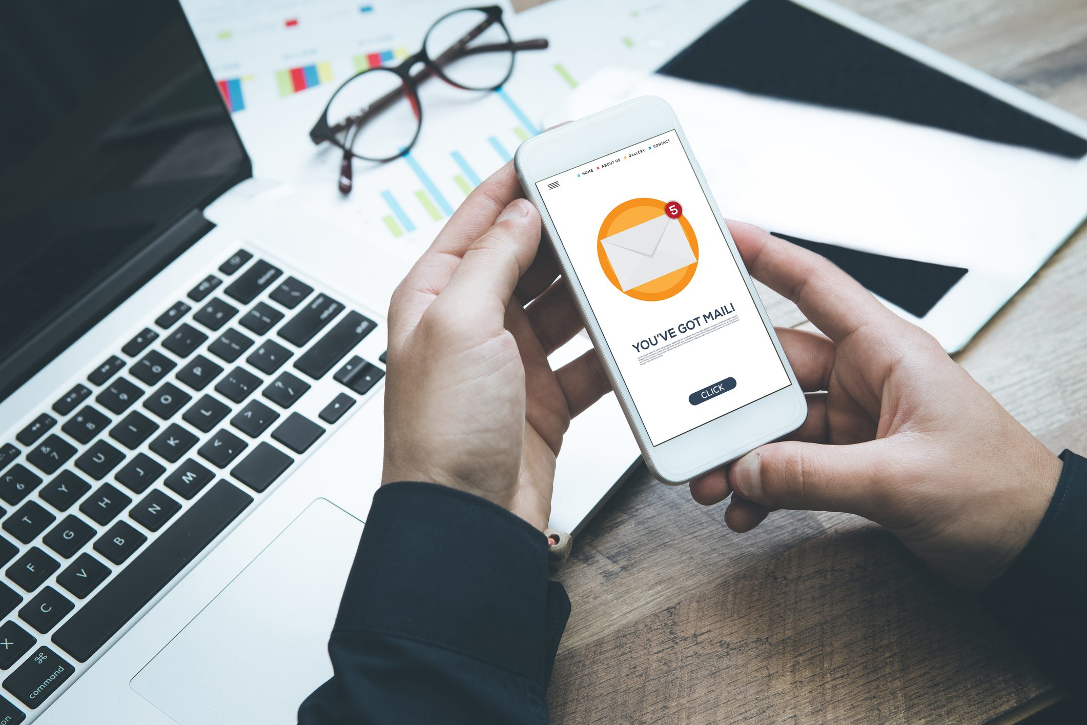 بريد إلكتروني رسمي لكل مواطن.. التجربة الإماراتية ليست الأولى من نوعها