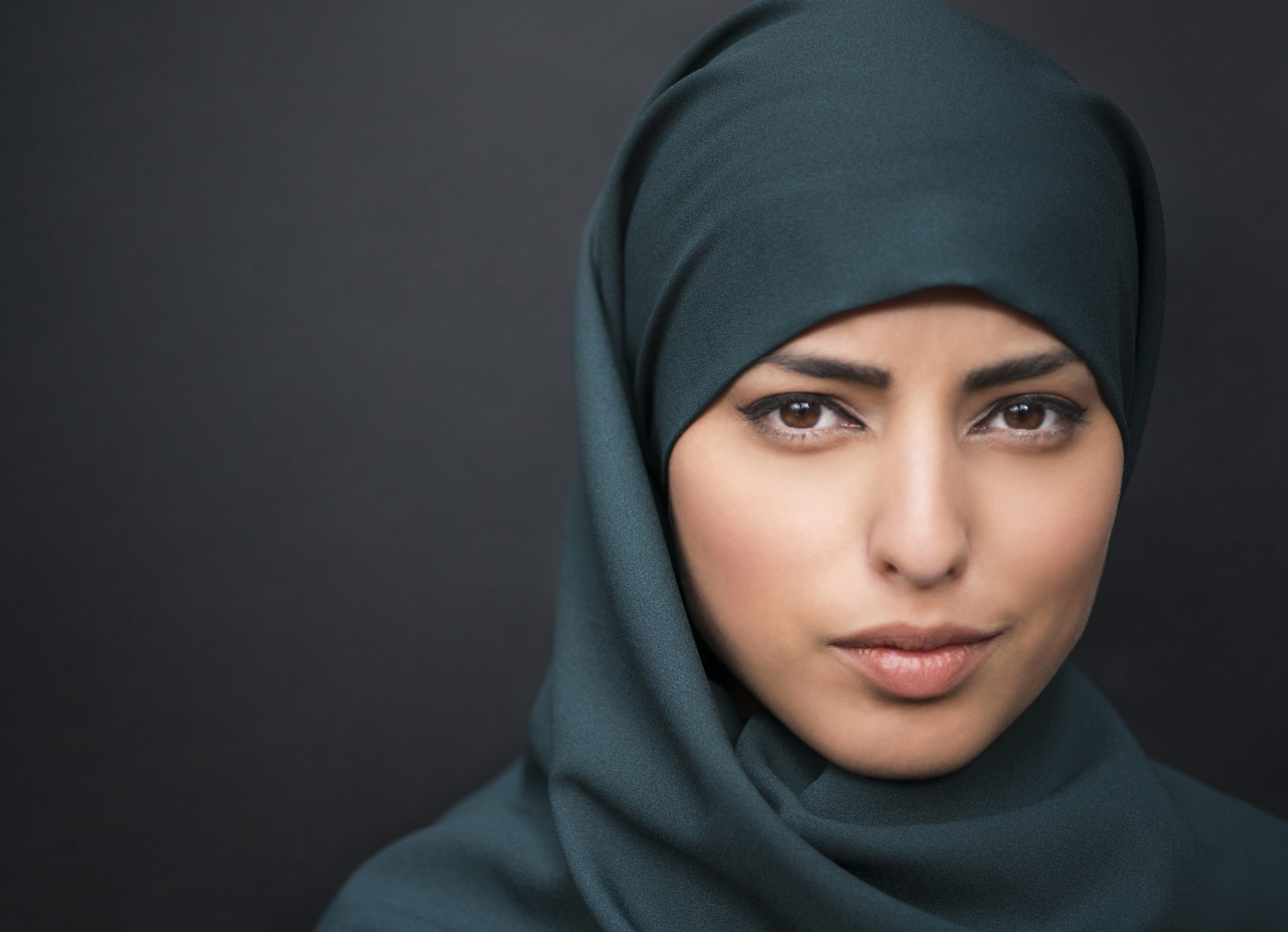 لأن عنصرية العرب أكبر من عنصرية ترمب.. قصة صديقتي البريطانية “نسرين”