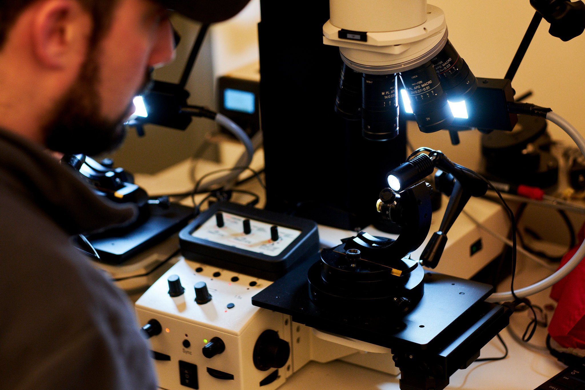 في مختبر تشريح القنابل.. لا واحدة تشبه الأخرى والفرق الوحيد شخصية المنفذ