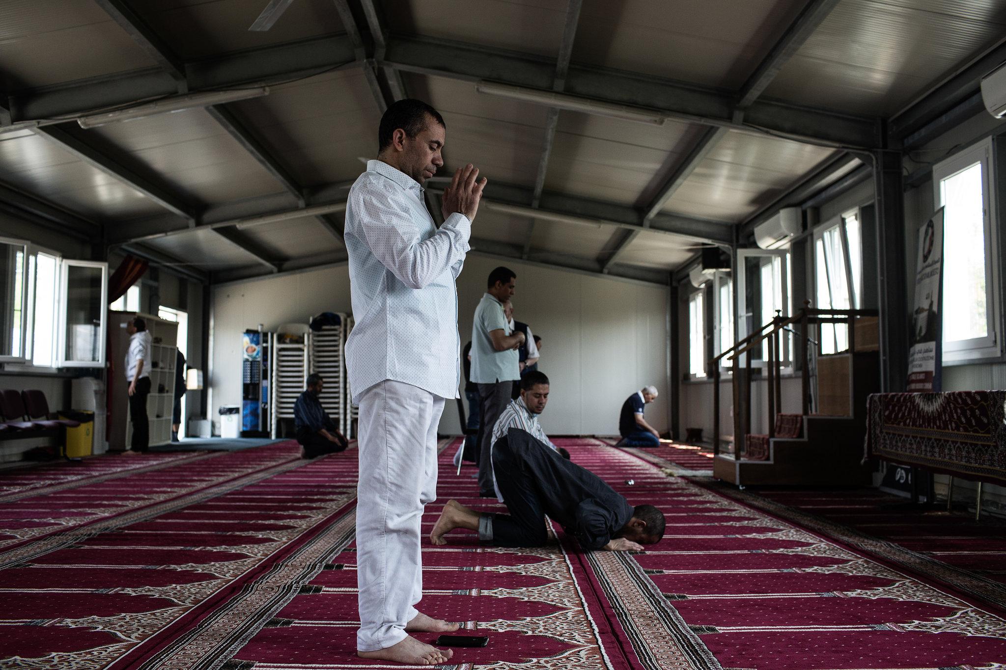 كيف تبدو الحياة في مدينة يحكمها اليمين المتطرف؟ هؤلاء المهاجرون وبينهم عرب يقدمون الإجابة