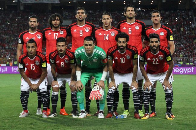 كوبر يطلب والاتحاد المصري يؤيد.. أبو ريدة يطلب من لاعبي المنتخب عدم صيام رمضان، وتخوفٌ من وقوع صِدام