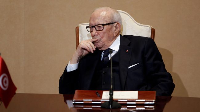 بعد 7 سنوات من الثورة.. القضاء التونسي يبدأ أول محاكمة تطال النظام السابق، والمتهمون من “العيار الثقيل”