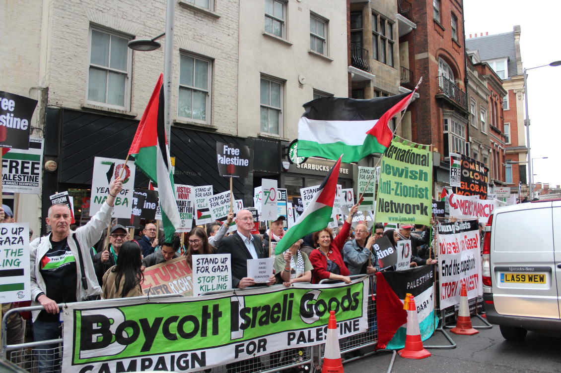 من جاكرتا إلى تورونتو.. عرب وأجانب يتضامنون مع فلسطين قبيل نقل سفارة واشنطن من تل أبيب إلى القدس