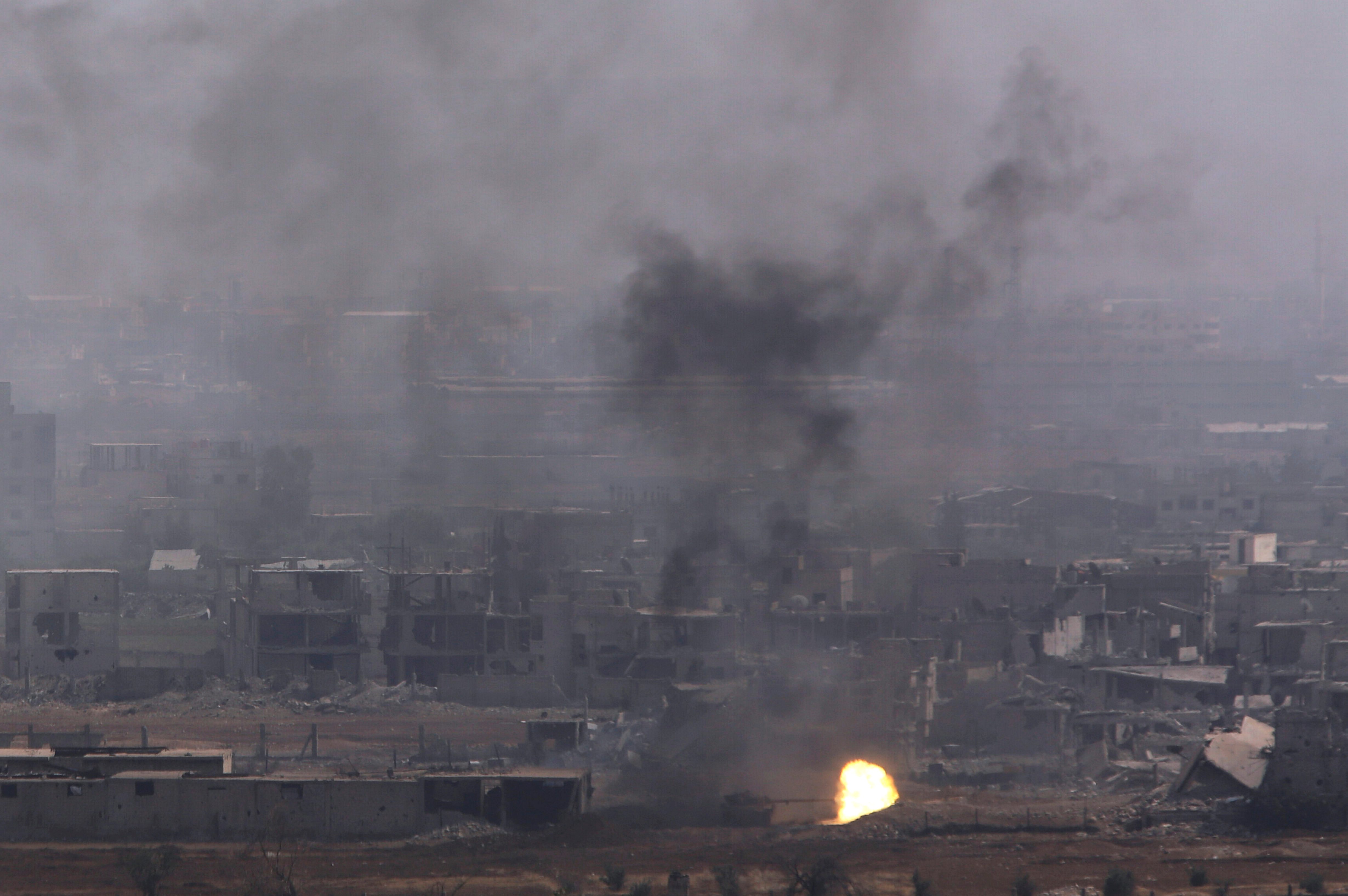 عشرات القتلى في هجوم لـ”داعش” على قوات النظام جنوب دمشق