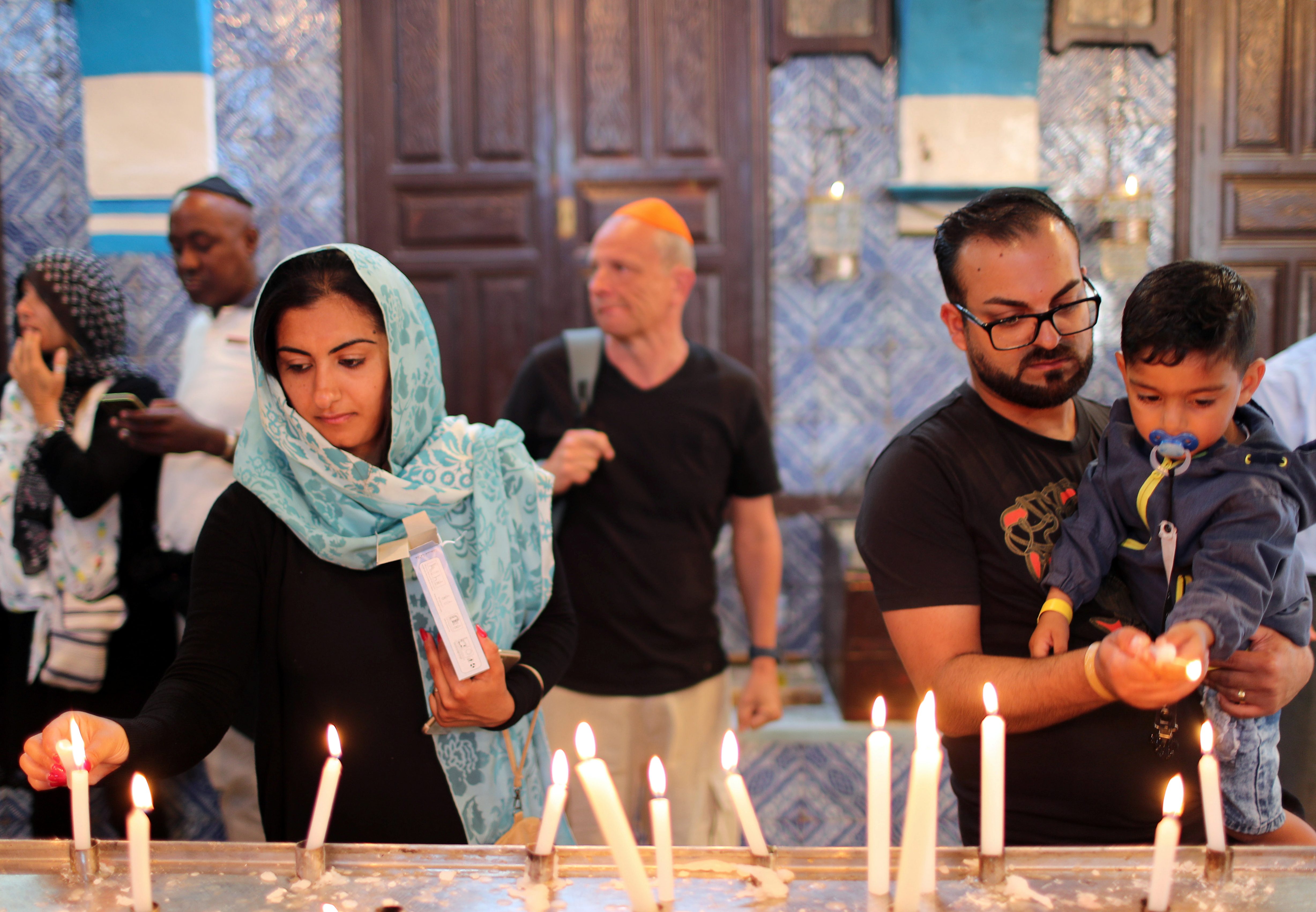 آلاف اليهود توافدوا من أوروبا وإسرائيل على منتجع سياحي بتونس.. حدث نادر لم يتكرر منذ اندلاع الربيع العربي