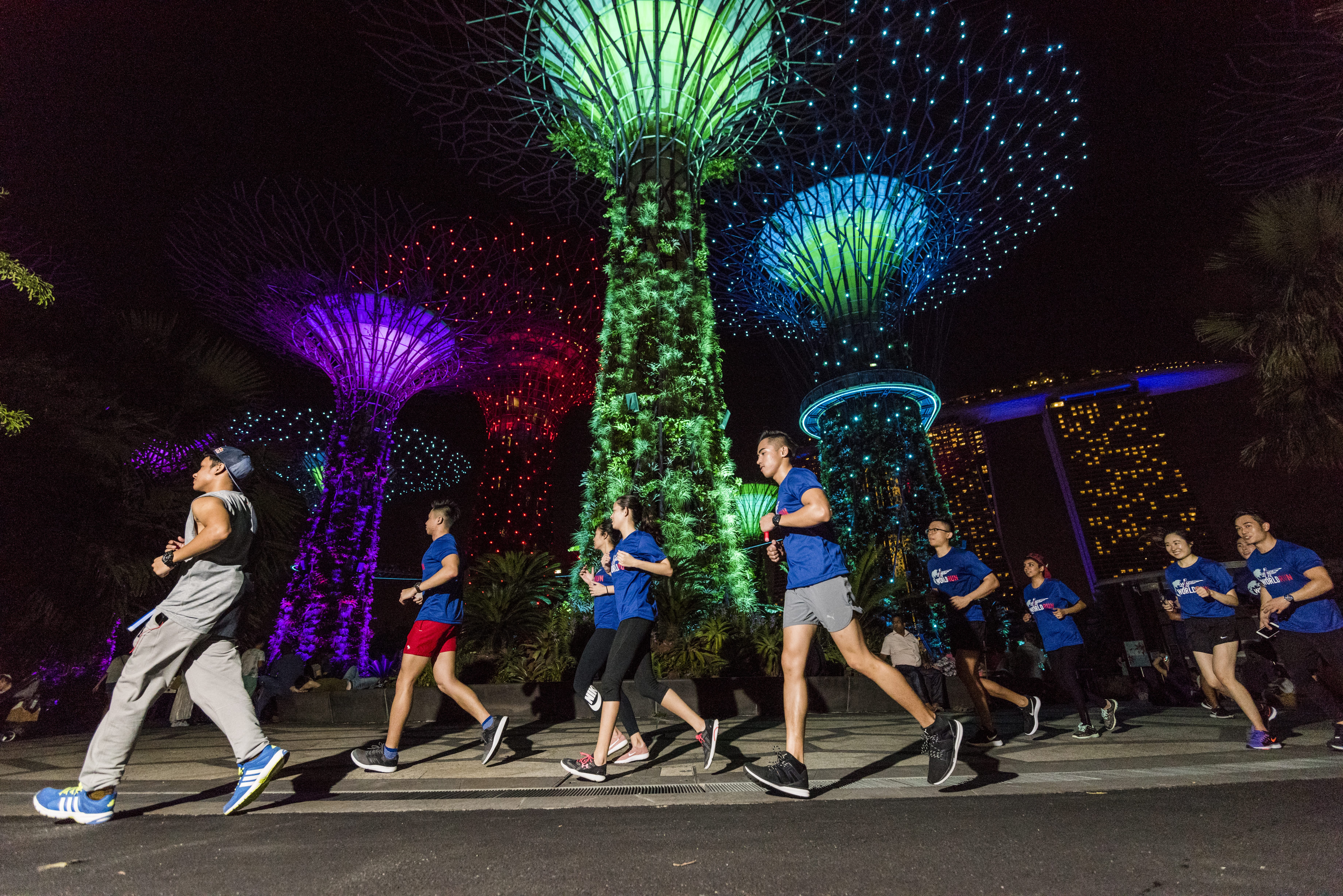 “سويسرا الآسيوية” تجمع أكثر زعيمين متقلبي المزاج في العالم.. سنغافورة من بلد متخلف إلى مركز مالي عالمي