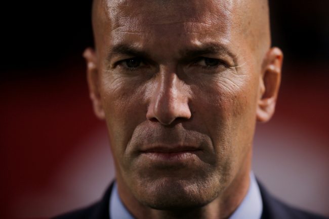 مصيره بيد ليفربول.. زيدان يريد البقاء في ريال مدريد، لكن لرئيس النادي رأي آخر