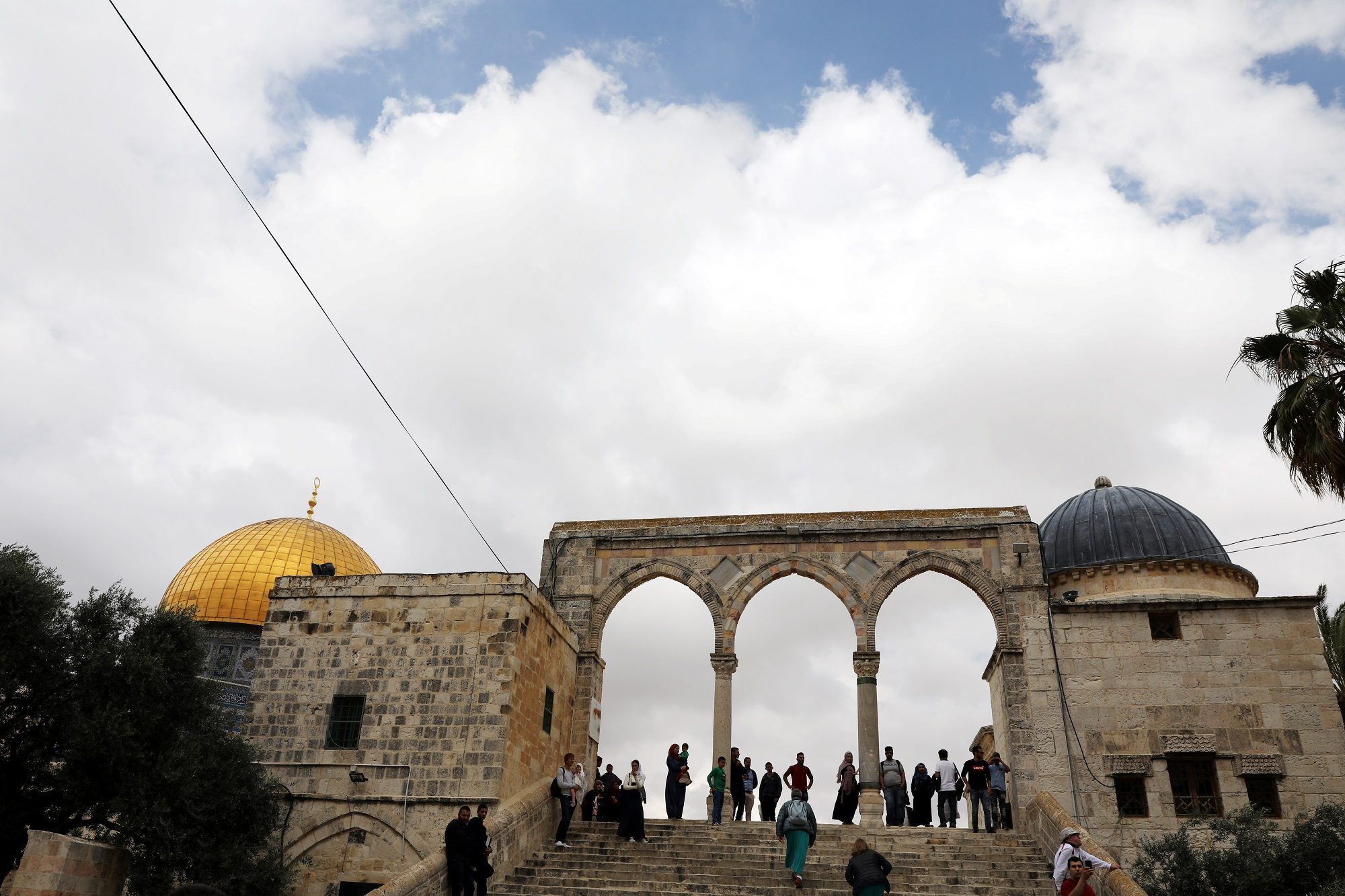 خطوة أخرى لإغضاب الفلسطينيين قبل نقل سفارة أميركا للقدس.. إسرائيل توافق على إقامة تلفريك بالمدينة لتغيير وجهها