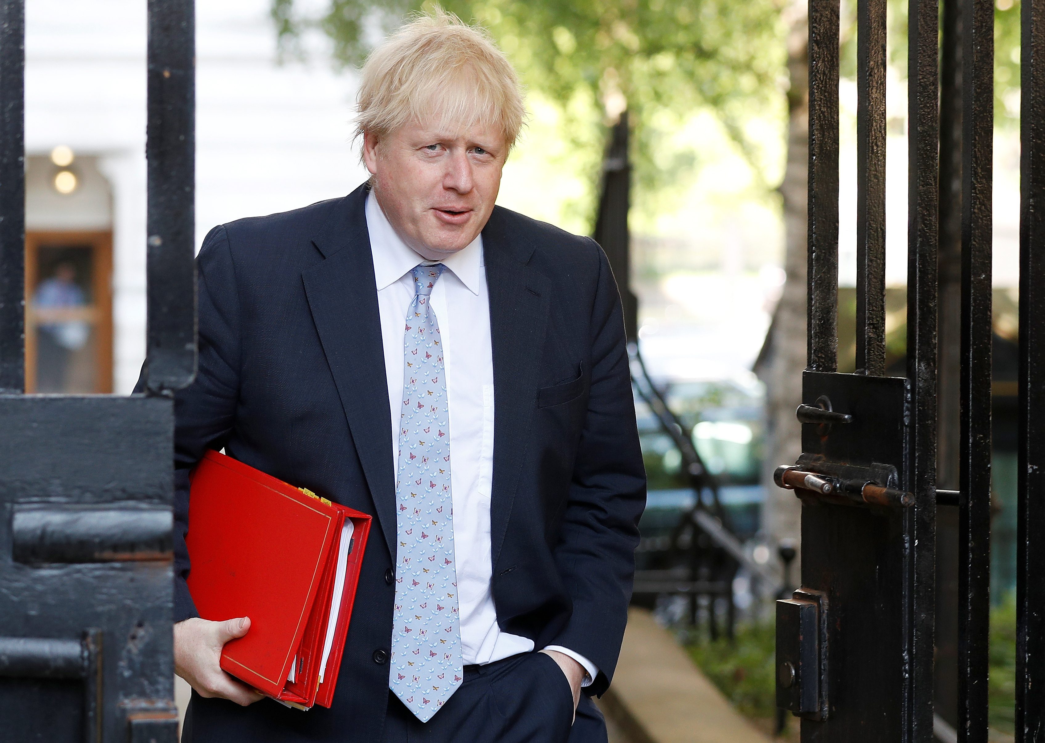 أغرب مقلب روسي يتعرض له وزير خارجية بريطانيا.. تحدث 18 دقيقة مع من ظنه رئيس وزراء دولة أوروبية، وهذا ما دار بينهما