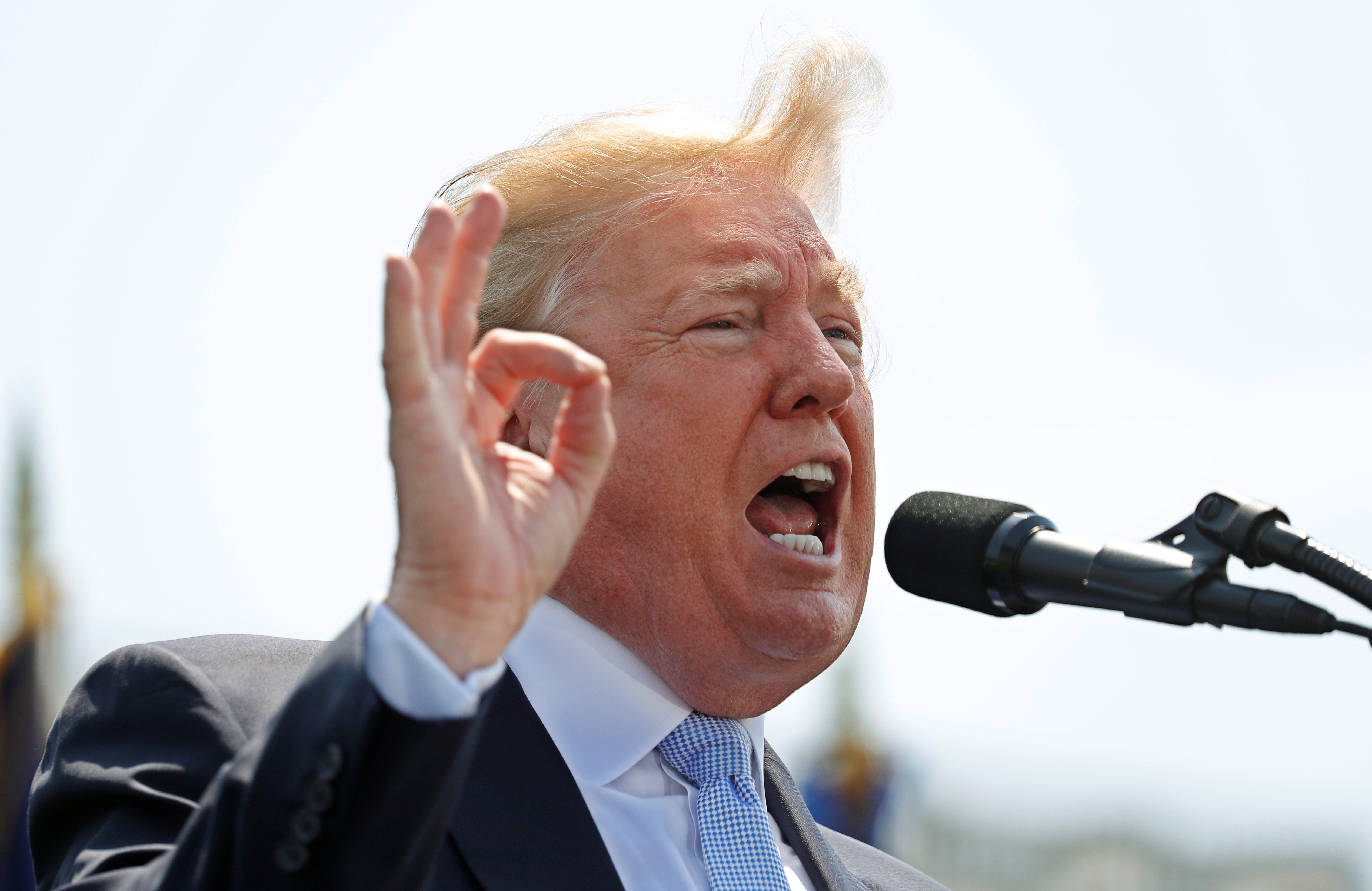 ستلقى مصير القذافي إذا فشلت الدبلوماسية.. ترمب يهدد كيم ويغريه في ذات الوقت: ستكون سعيداً جداً جداً إذا اتفقنا