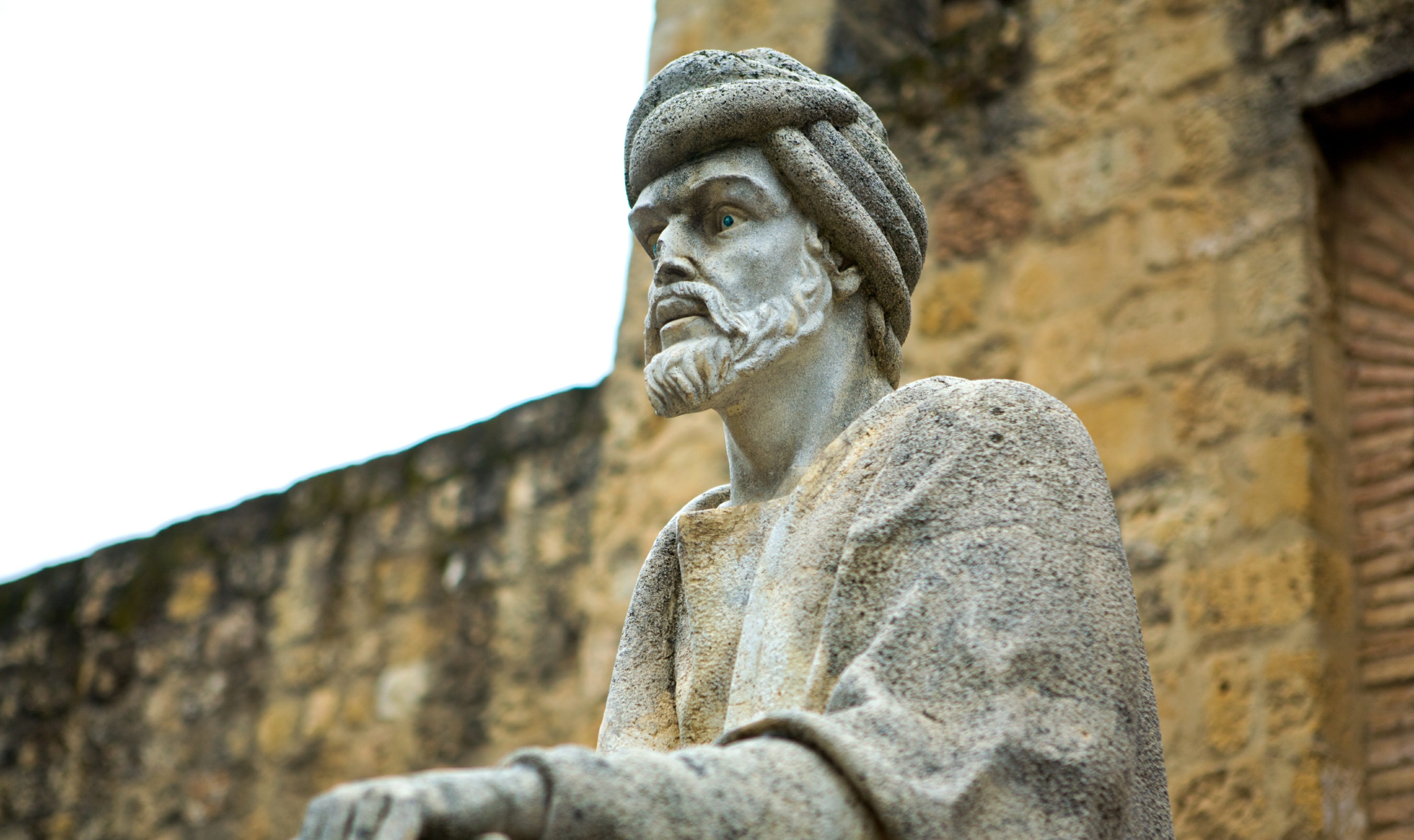 وحدانية التسلُّط.. كيف يرانا الفيلسوف “ابن رشد” بعد موته؟