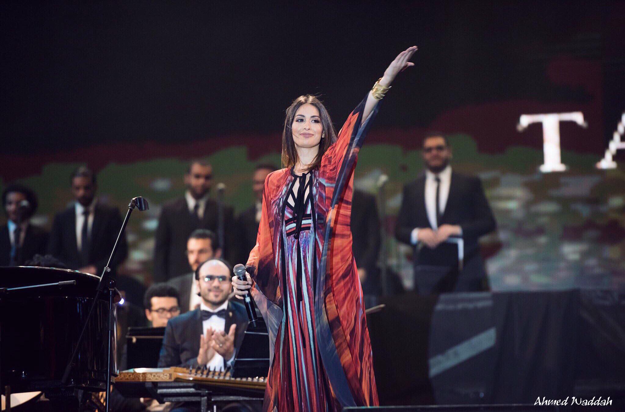في أولى حفلاتها بالقاهرة.. هبة طوجي تغني لمصر وفيروز