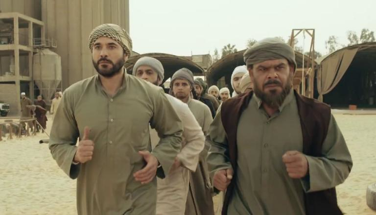 بعد اتهامات بحدوث خطأ تاريخي في المسلسل.. مخرج “أبو عمر المصري” يردّ: “مش غلطة”!