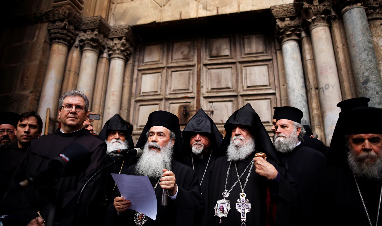 المتطرفون يهددون الحي المسيحي.. كنيسة الروم بالقدس تشكو من عمليات “تخريب وتدنيس” وتواجه هجوماً على 3 جبهات