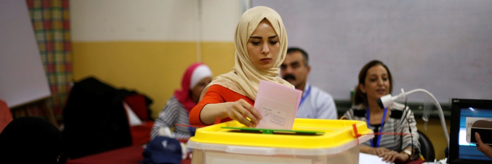 هل الأرض كروية؟ وما حكم زركشة عباءة المرأة؟ عن الأسباب الرئيسية لهزيمة الإسلاميين