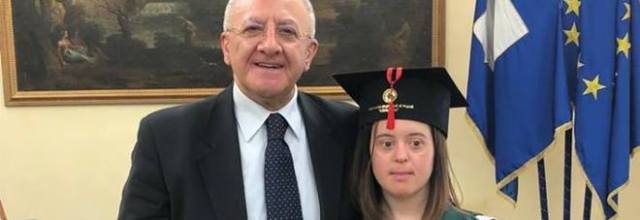 أوّل مصابة بـ”متلازمة داون” تحصل على شهادة في العلوم السياسية من إيطاليا.. أطروحتها كانت عن الثورة الفرنسية