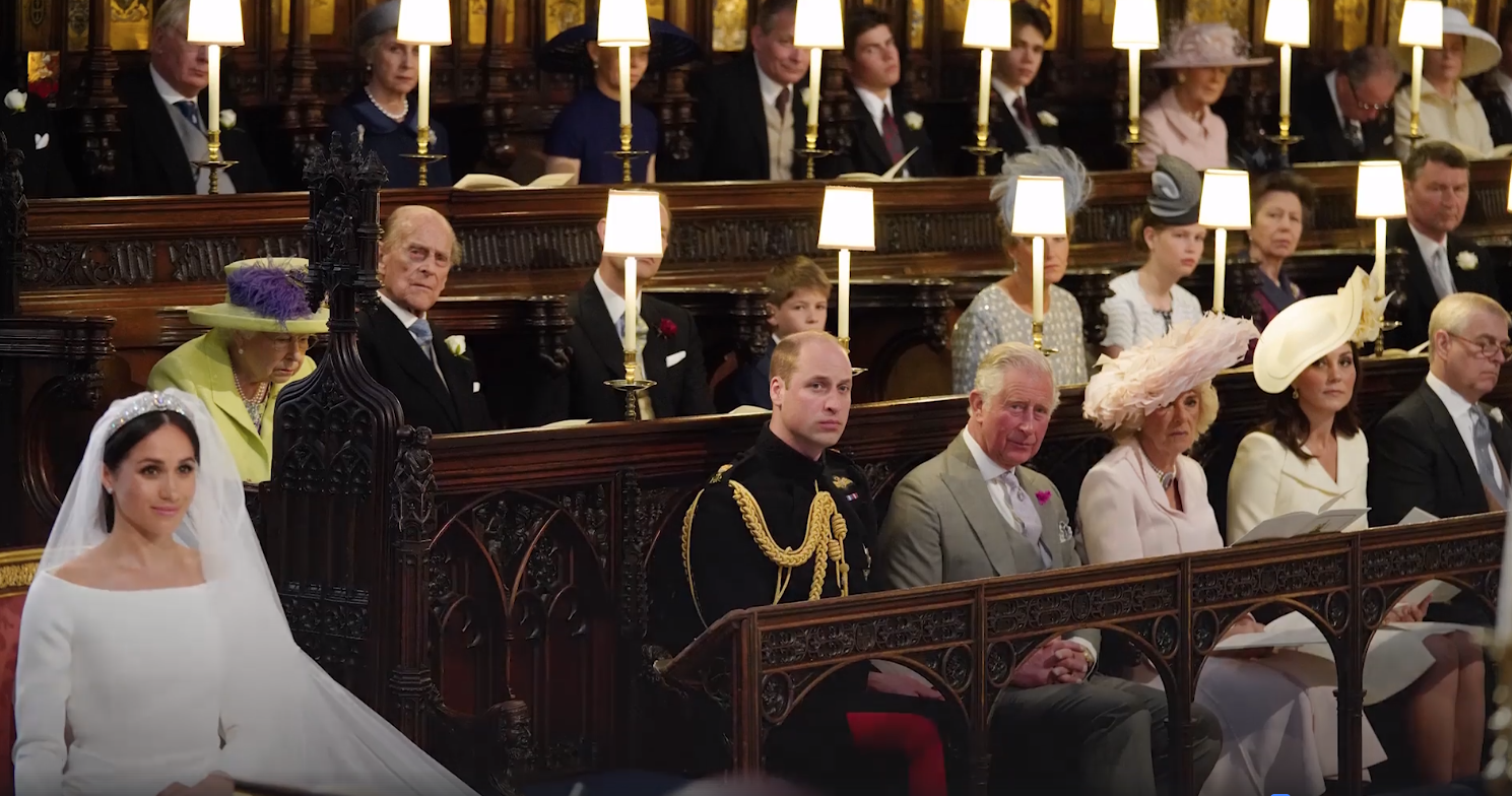 ما هو سرُّ المقعد الفارغ بجوار الأمير ويليامز خلال الزفاف الملكي؟
