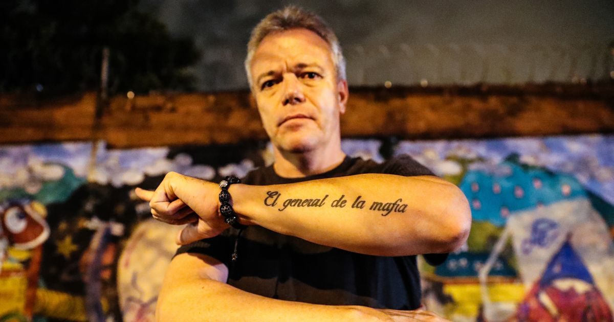 اعترف بقتل 300 شخص والتورط بقتل 3 آلاف آخرين، ثم قضى 22 عاماً في السجن، والآن عاد لعادته القديمة.. مساعد إسكوبار في كولومبيا مجدداً