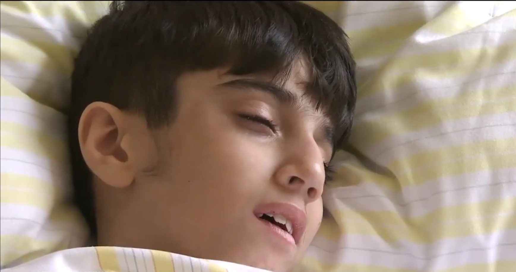 التقارير الطبية لكهل في الخمسين، ولكن فوجئ الأطباء بأنه طفل.. تفاصيل عمليته التي تبرع من أجلها ألمانيا وأمريكا