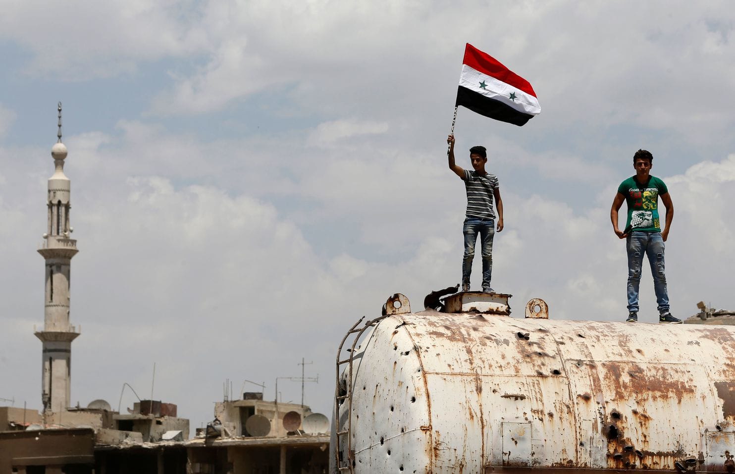 الآن وقد أوشك النظام السوري أن يسيطر بالكامل على دمشق، فهل سينجح في توفير الأمن والغذاء لسكانها؟