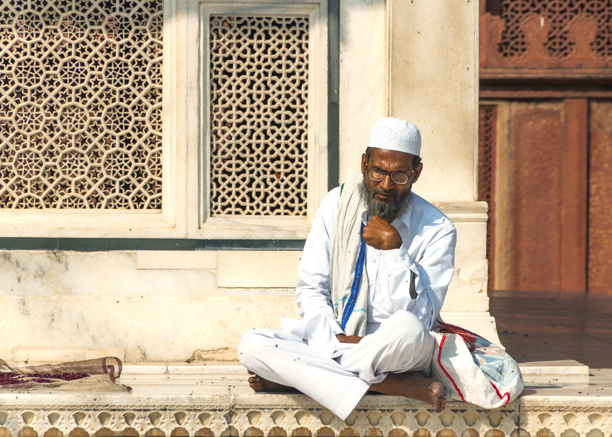 آلاف الفتاوى في رمضان.. هل هي ظاهرة صحية أم خلل يستحق الوقوف عنده؟