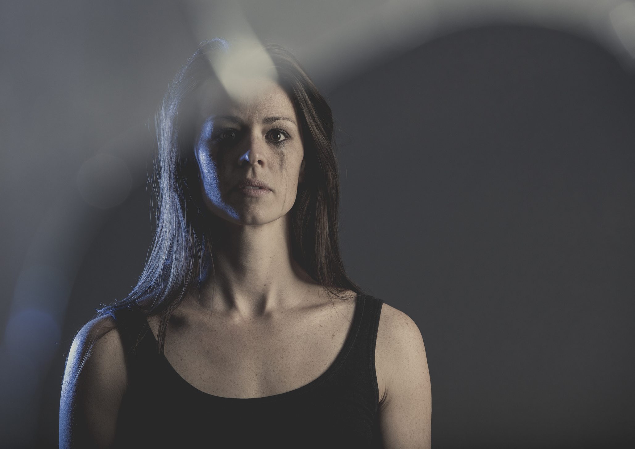 قلِّل من شأنها أمام الناس وقُل لها “شايفه النسوان”!.. كيف تُدمر حياة امرأة شرقية في عشر خطوات؟