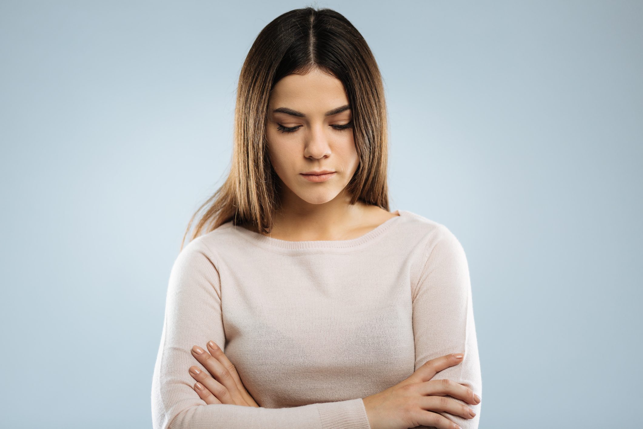 “يا مخلفة البنات يا شايلة الهم للممات”.. هكذا نتعرض نحن الفتيات العربيات للوأد المعنوي منذ الولادة